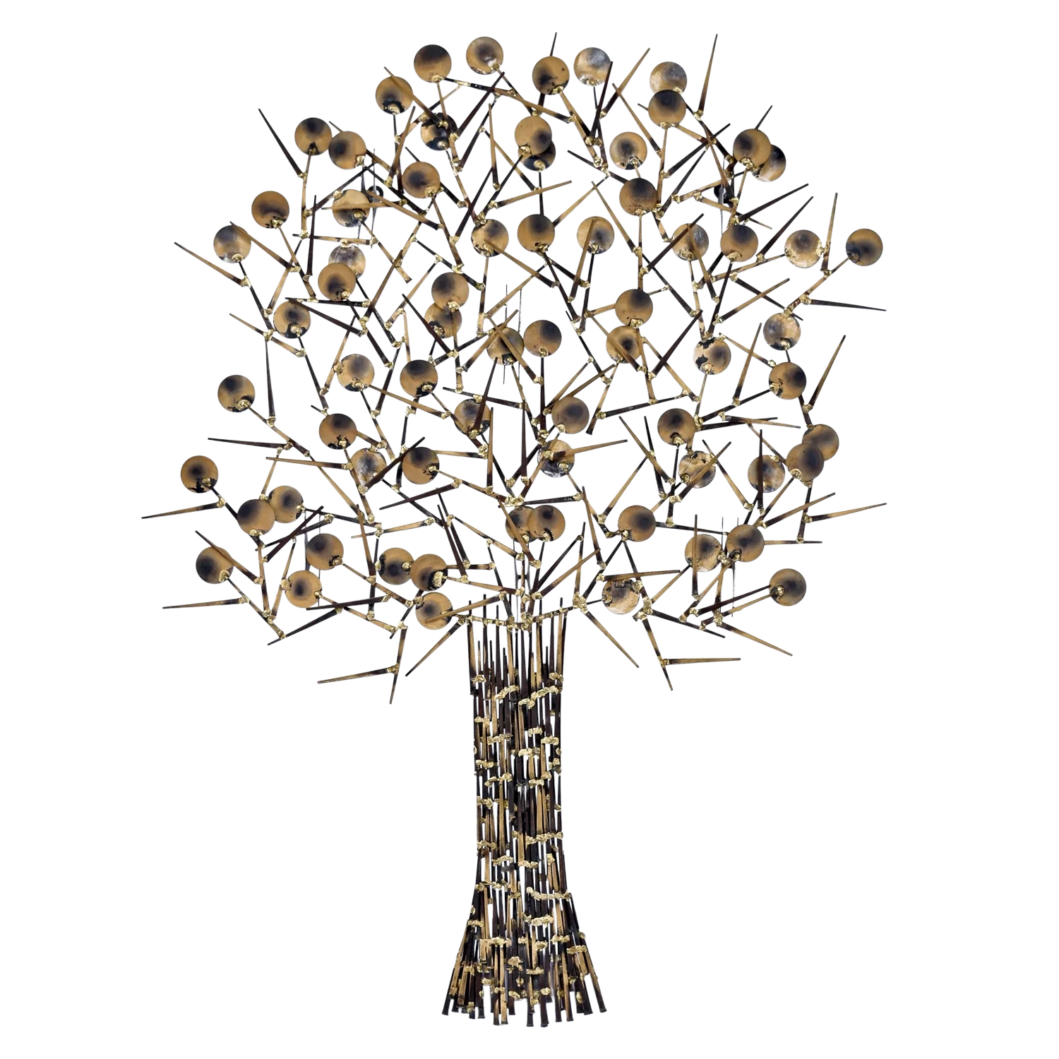 Large Marc crée une sculpture d'arbre en métal découpé au chalumeau de style brutaliste.