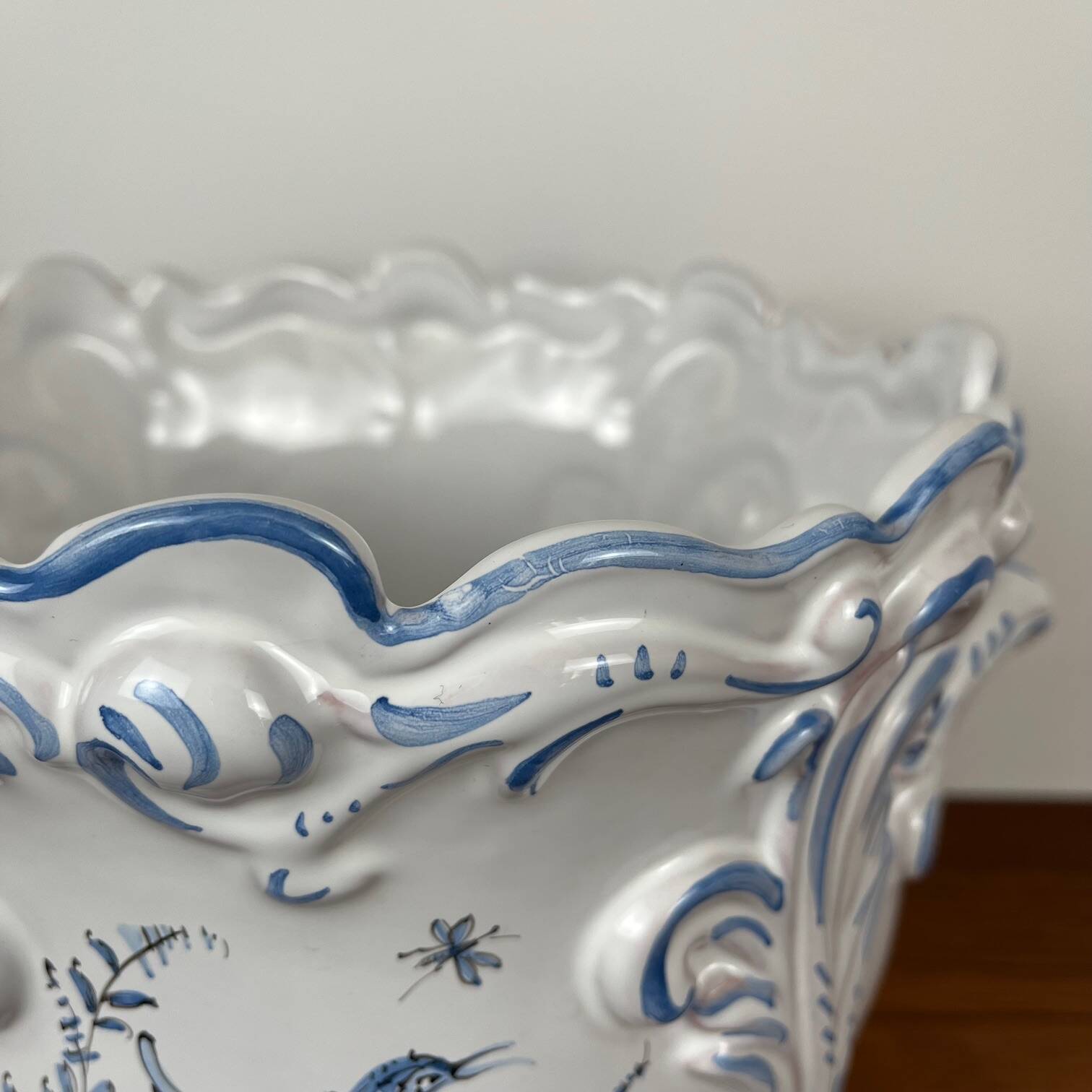 Moustier Dallier blue and white ceramic planter, 1950-1970