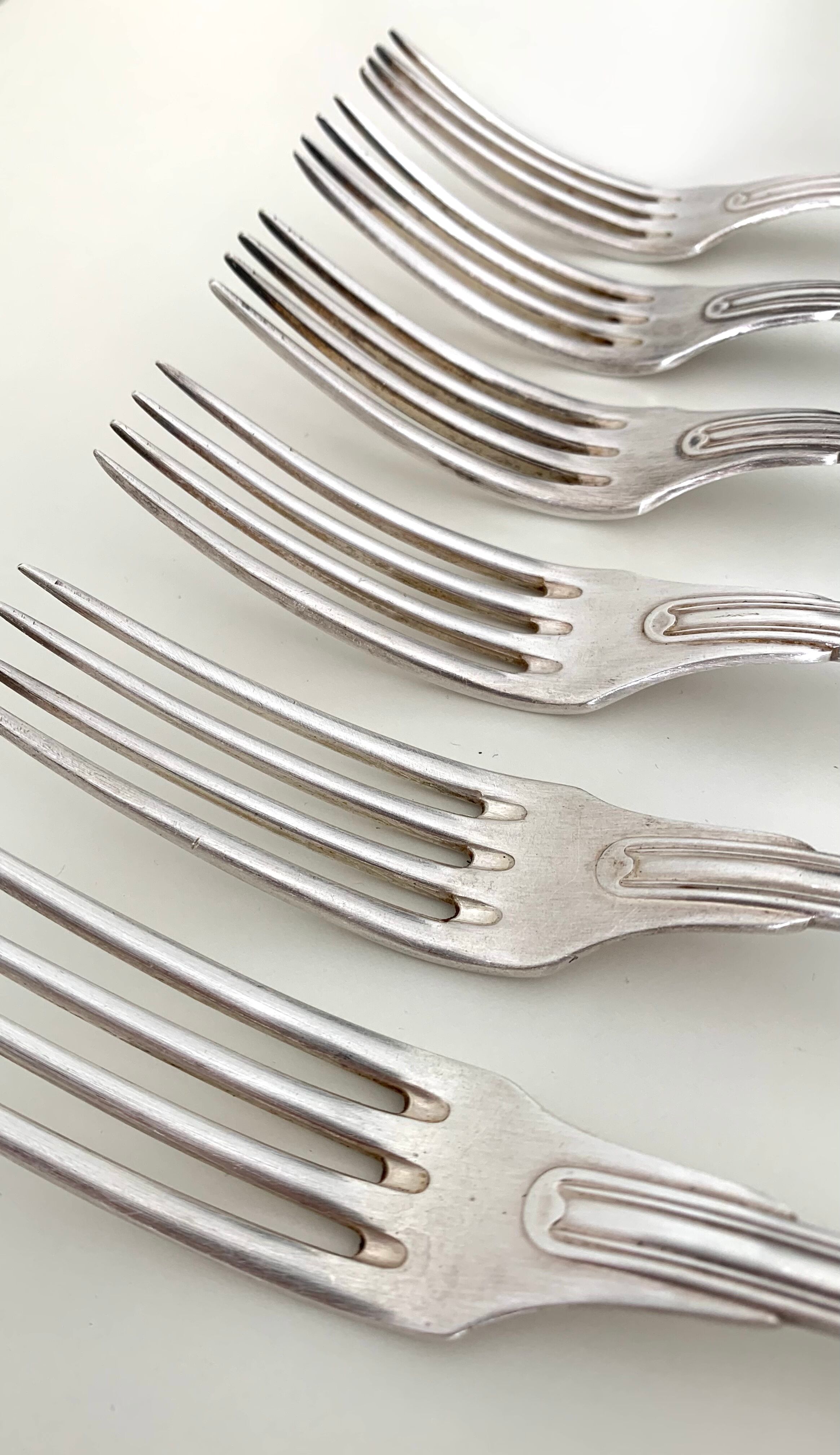 6 silver metal forks