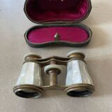 Mother-of-pearl opera binoculars