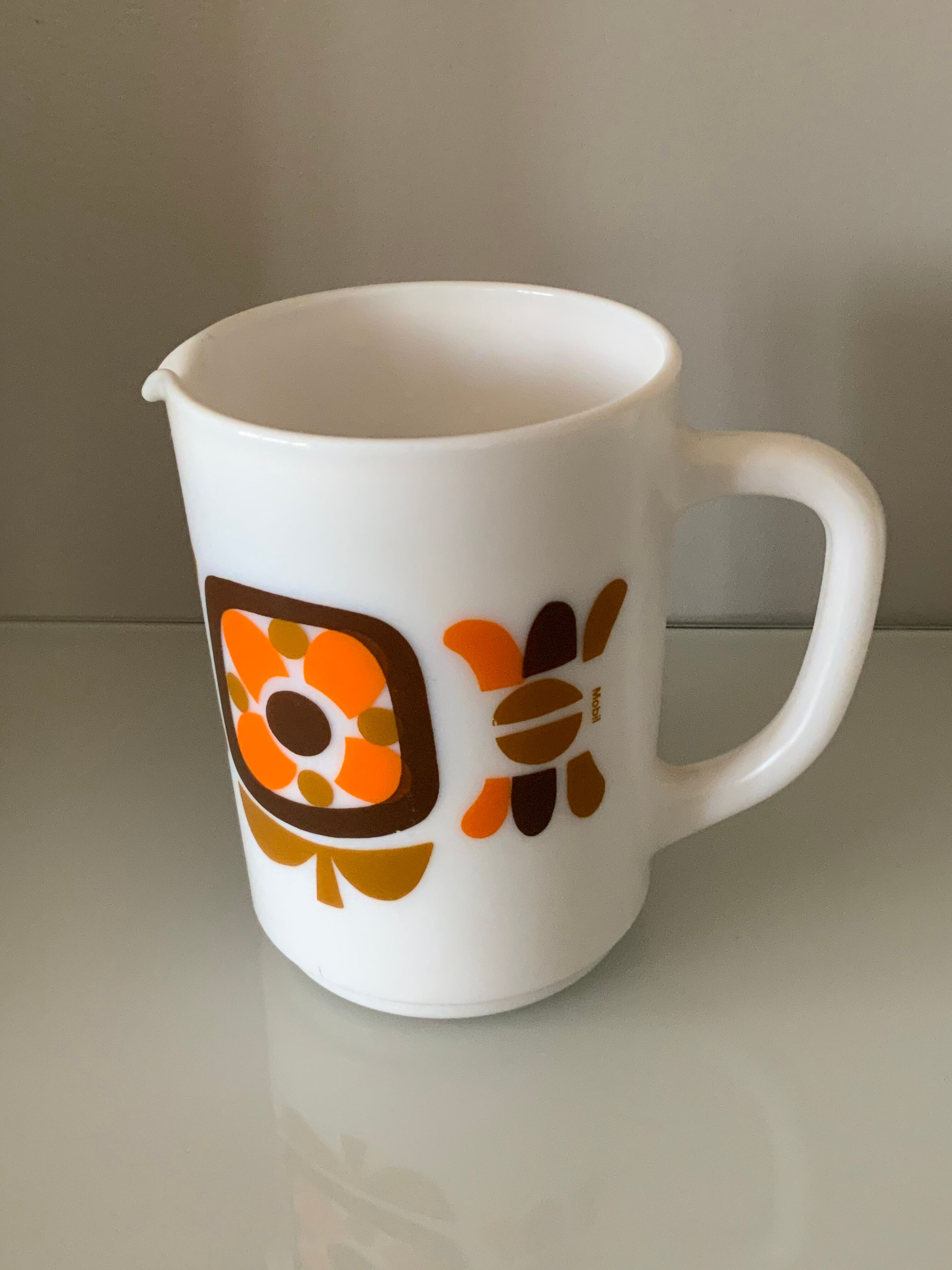 Vintage Arcopal Mobil pitcher