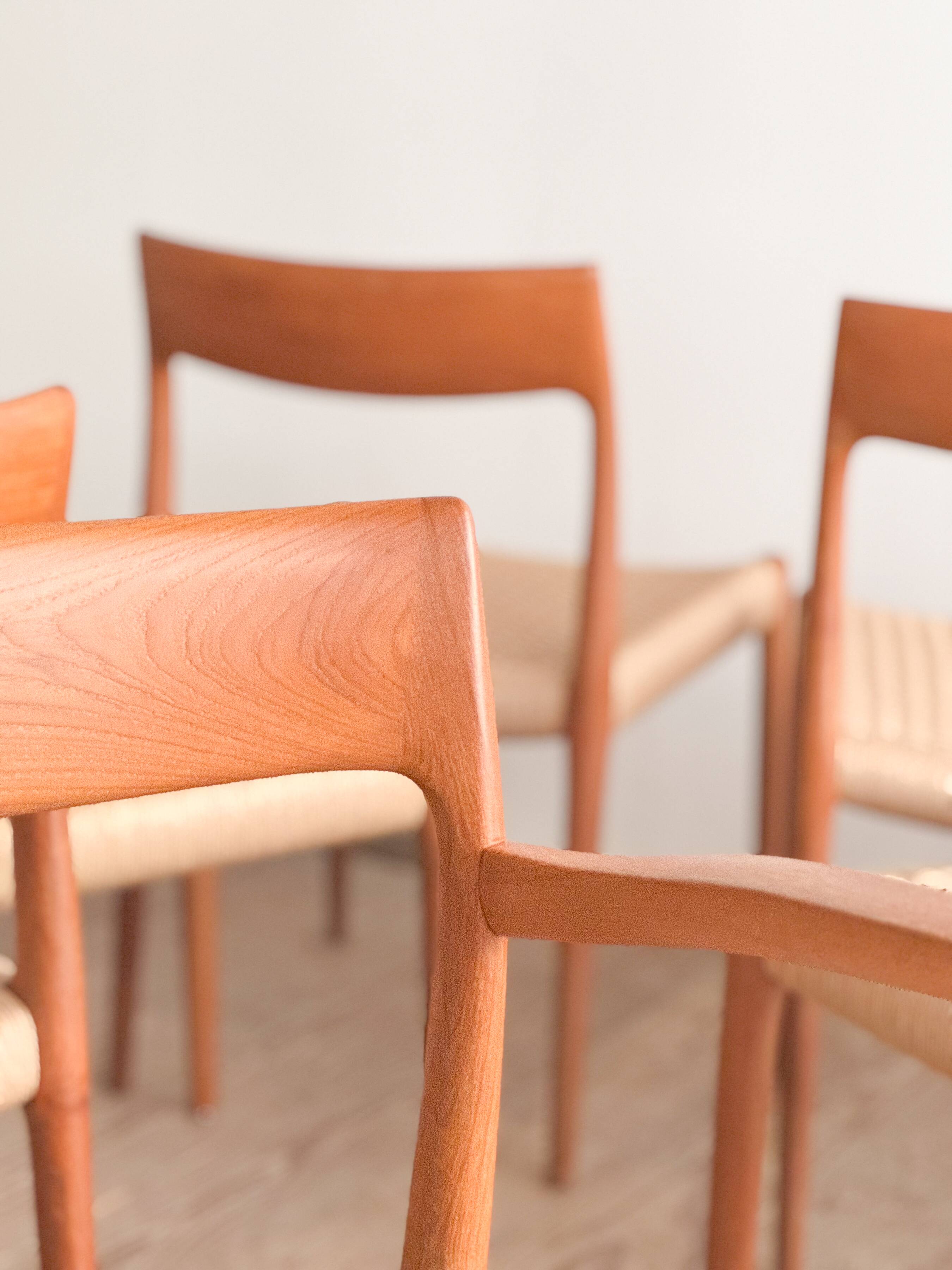 Chaises danoises en teck Mid-Century par Niels O Møller # 77 & 57 Set de 10