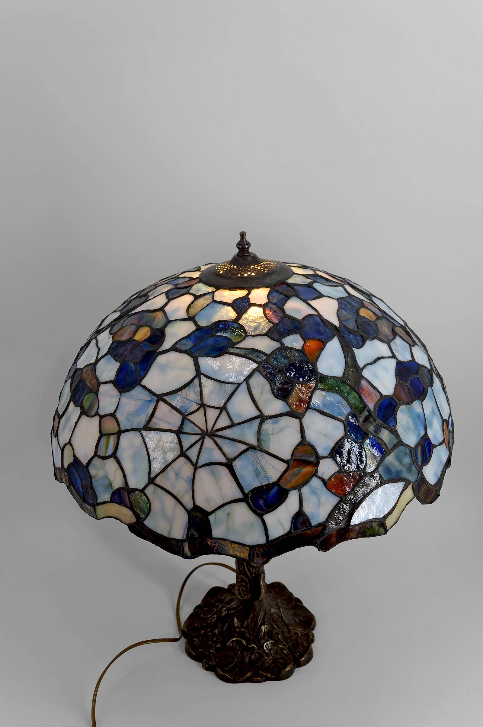 Important Art Nouveau table lamp – Tiffany style, circa 1980