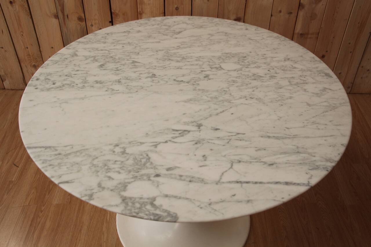 Round table Tulip in Calacatta marble by Eero Saarinen - Ø 107 cm - Knoll