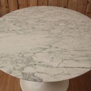 Round table Tulip in Calacatta marble by Eero Saarinen - Ø 107 cm - Knoll
