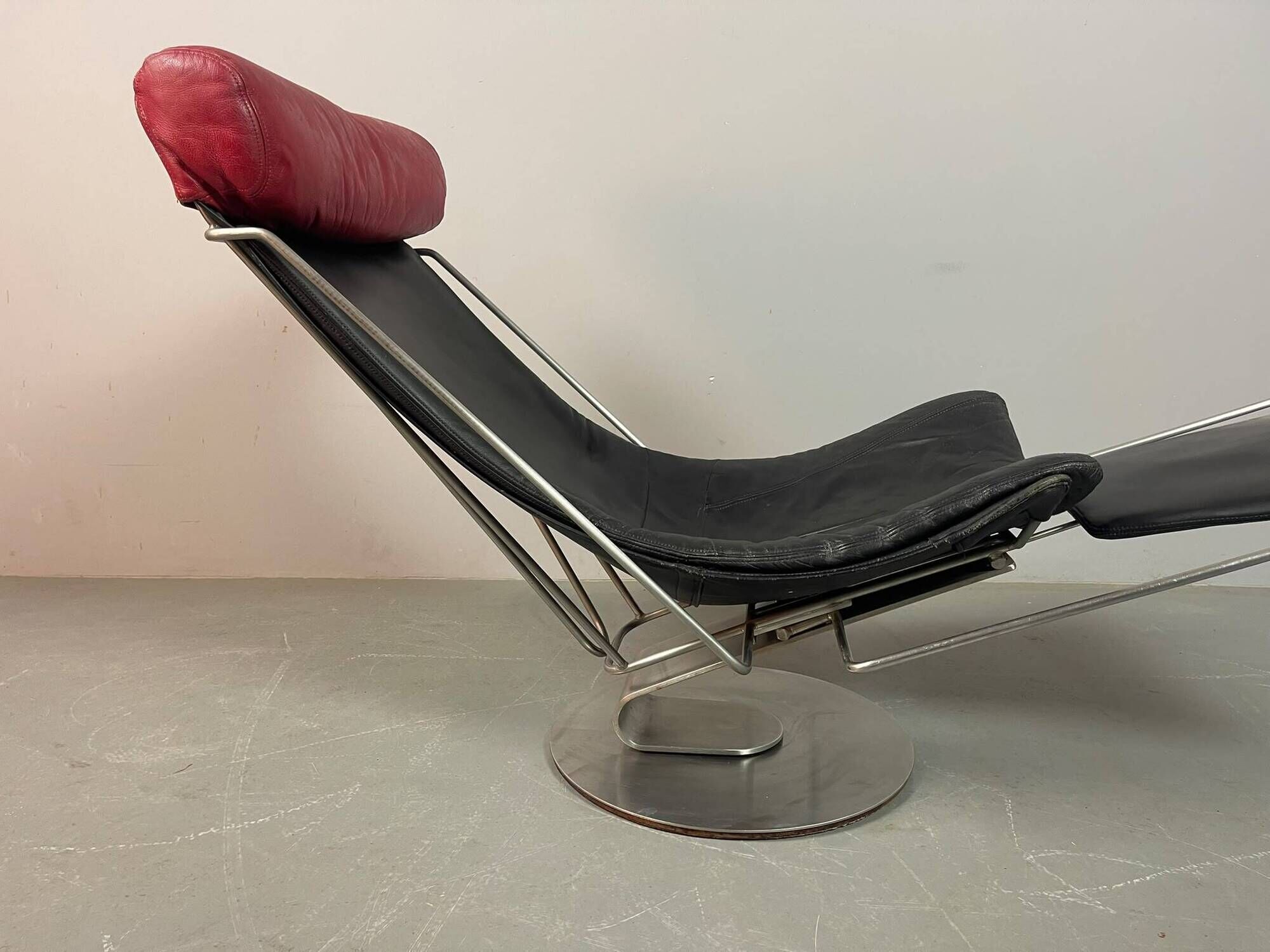 Mid-Century Danish Design ‘Interdane’ Lounge Chair in Black & Red