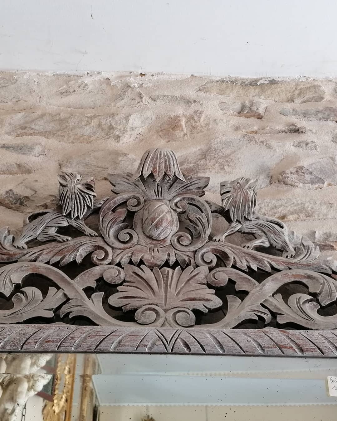 Carved wood mirror with white lead patina - 130x83cm