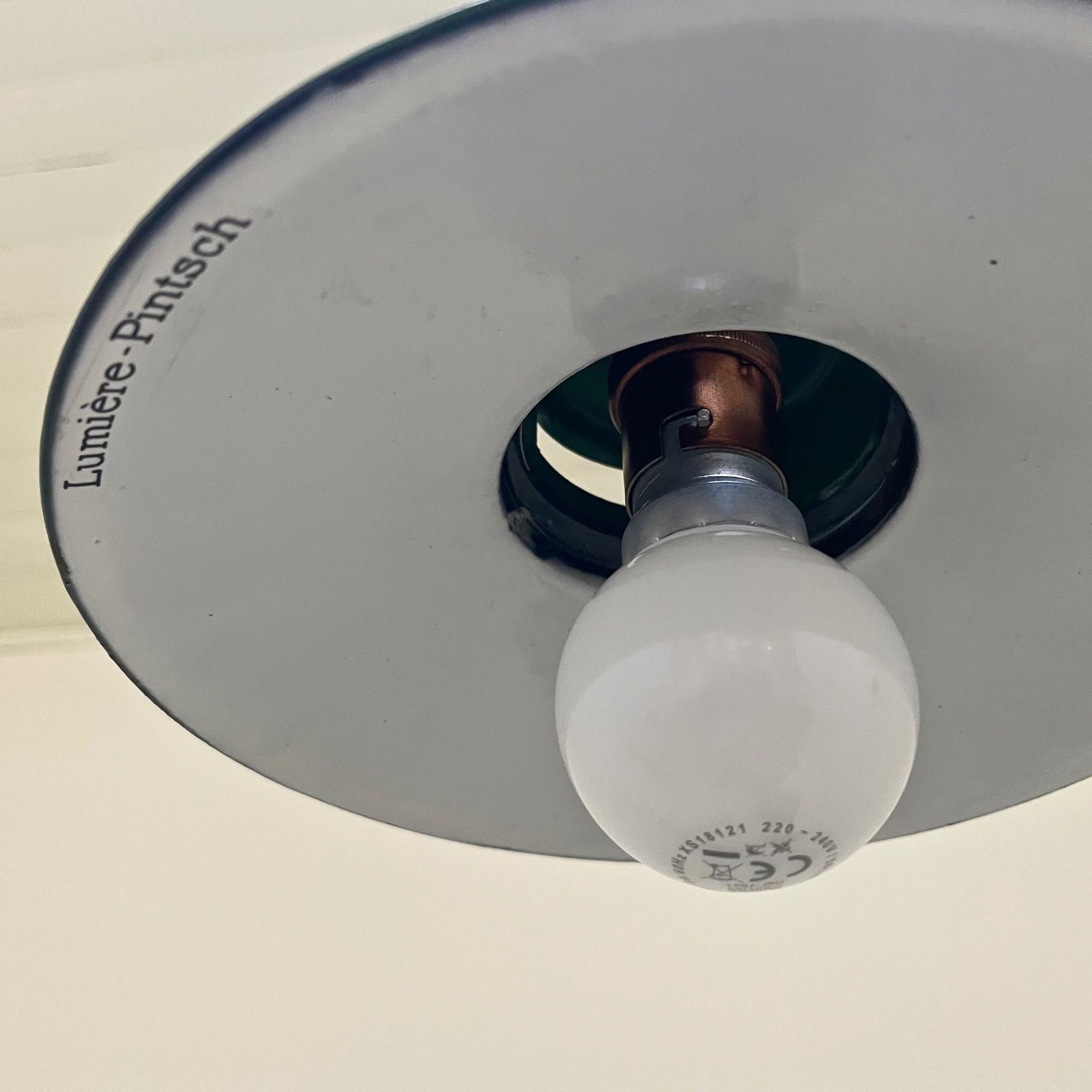 Enamelled industrial hanging lamp
