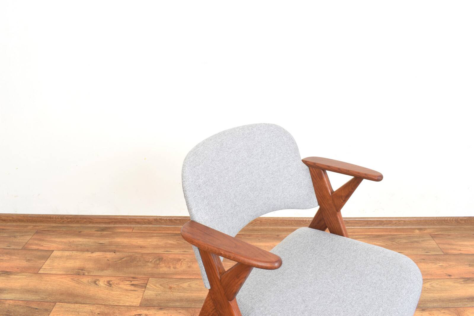 Chaise de salle à manger en chêne suédois du milieu du siècle de Broderna Johansson, années 1960.