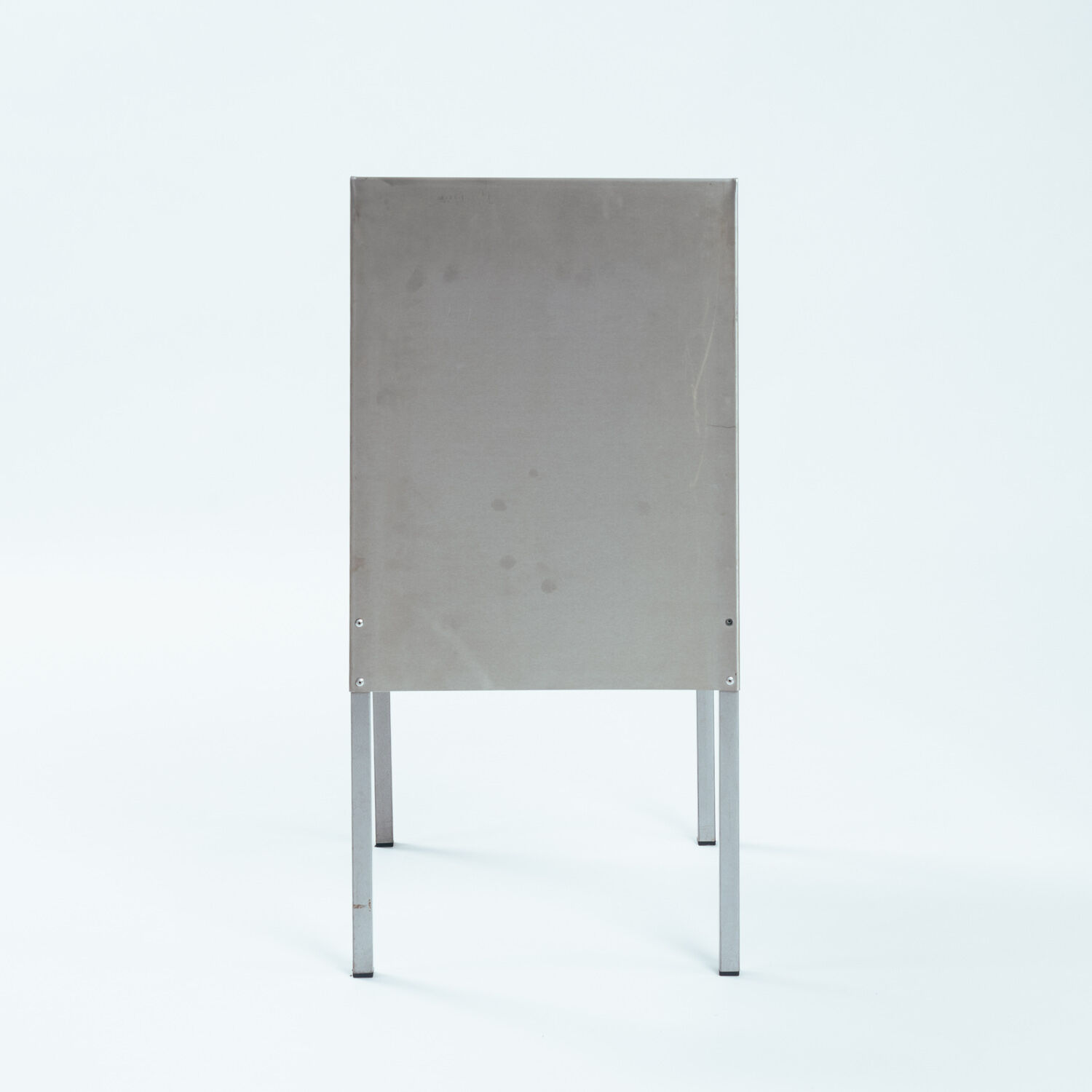 Ensemble de salle à manger sculptural postmoderne en aluminium et acier, Belgique, années 1980/90.