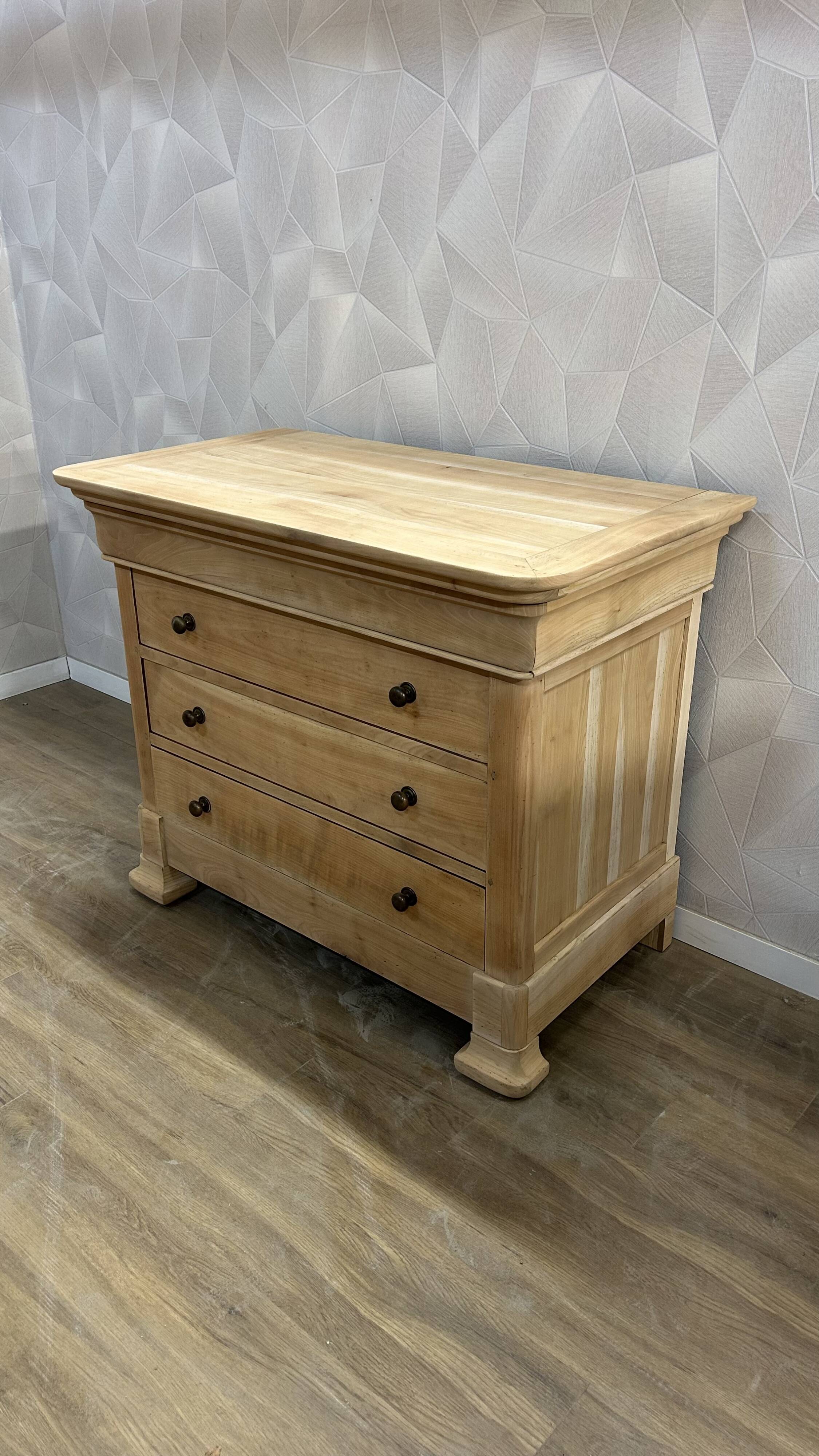 Louis Philipe 4-drawer chest of drawers, airbrushed