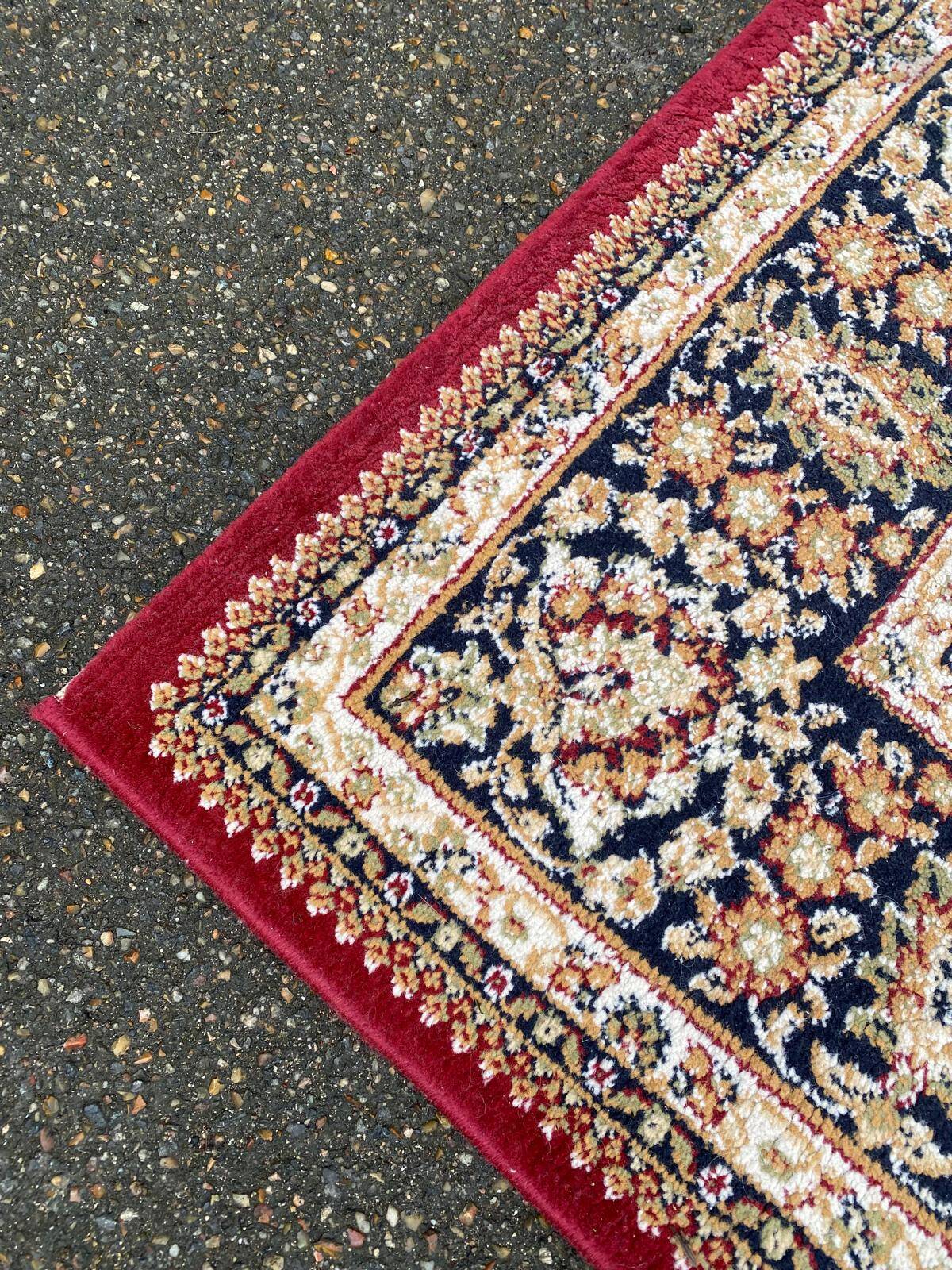 Bordeaux Turkish Persian carpet, Bosphor quality, 200x300cm.