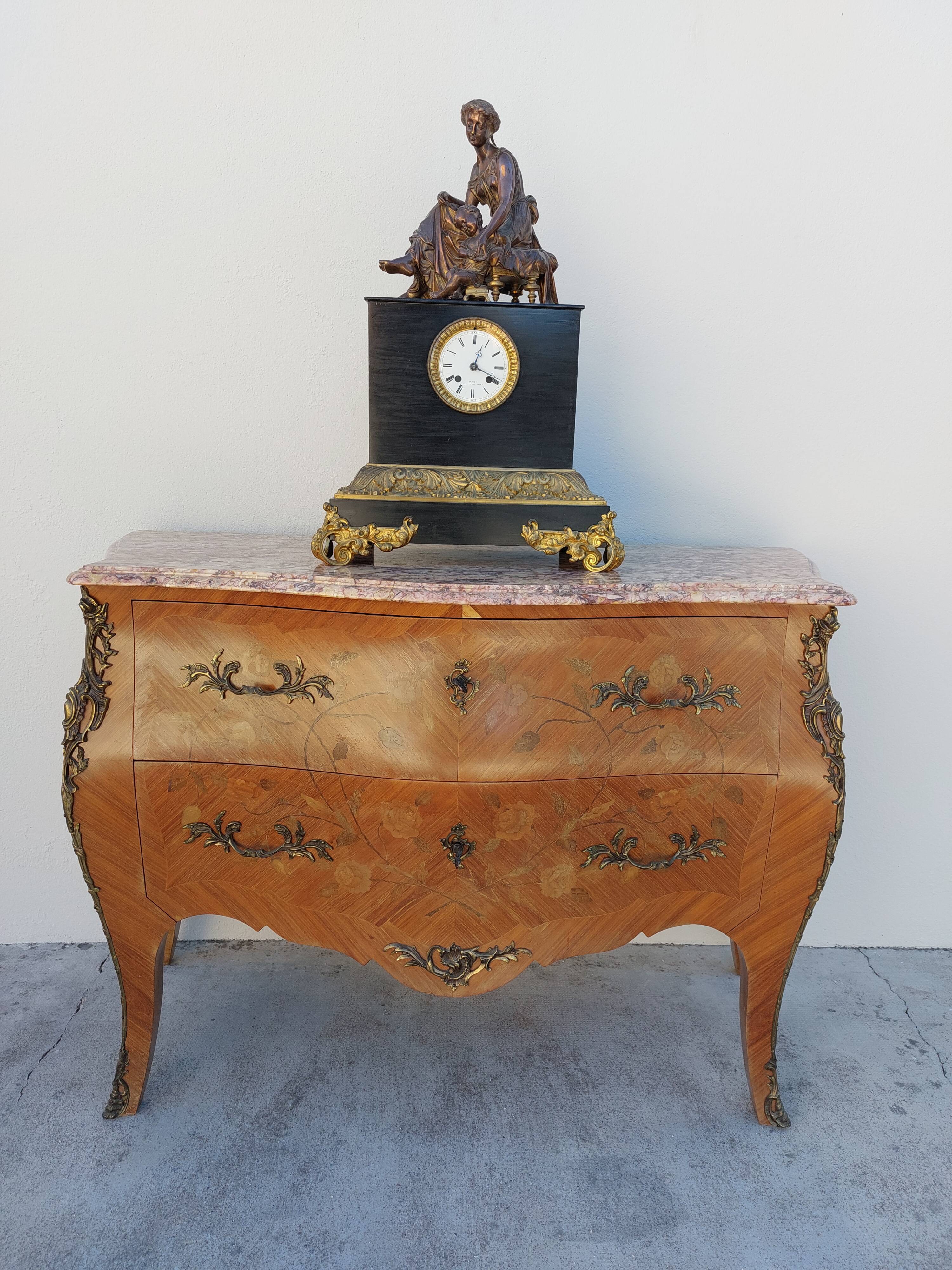 Louis XV chest of drawers in rosewood marquetry