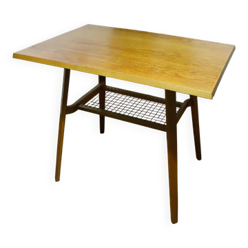 Brussels Style Retro Table with Red Woven Shelf