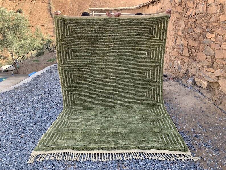 Handmade traditional artisan Beni Ourain rug, size 1.4/2.6 m.