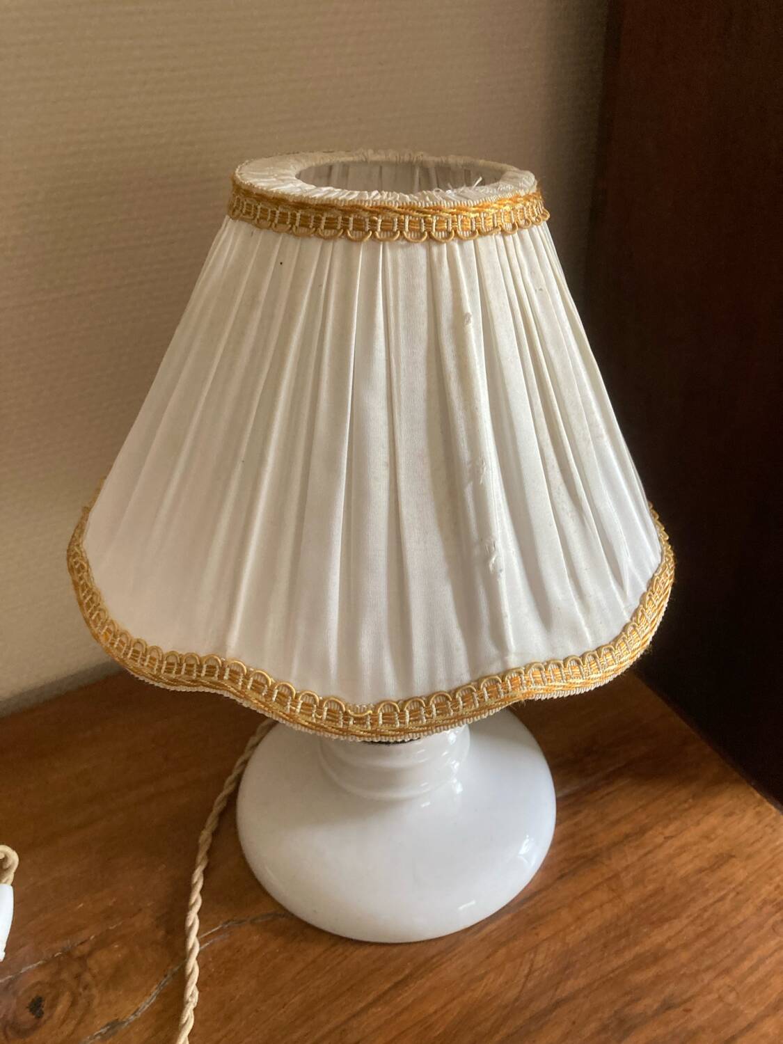 Bedside lamp