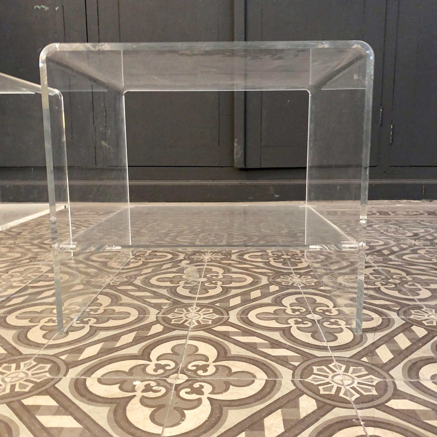 Pair of sofa pieces in plexiglass 1970/1980