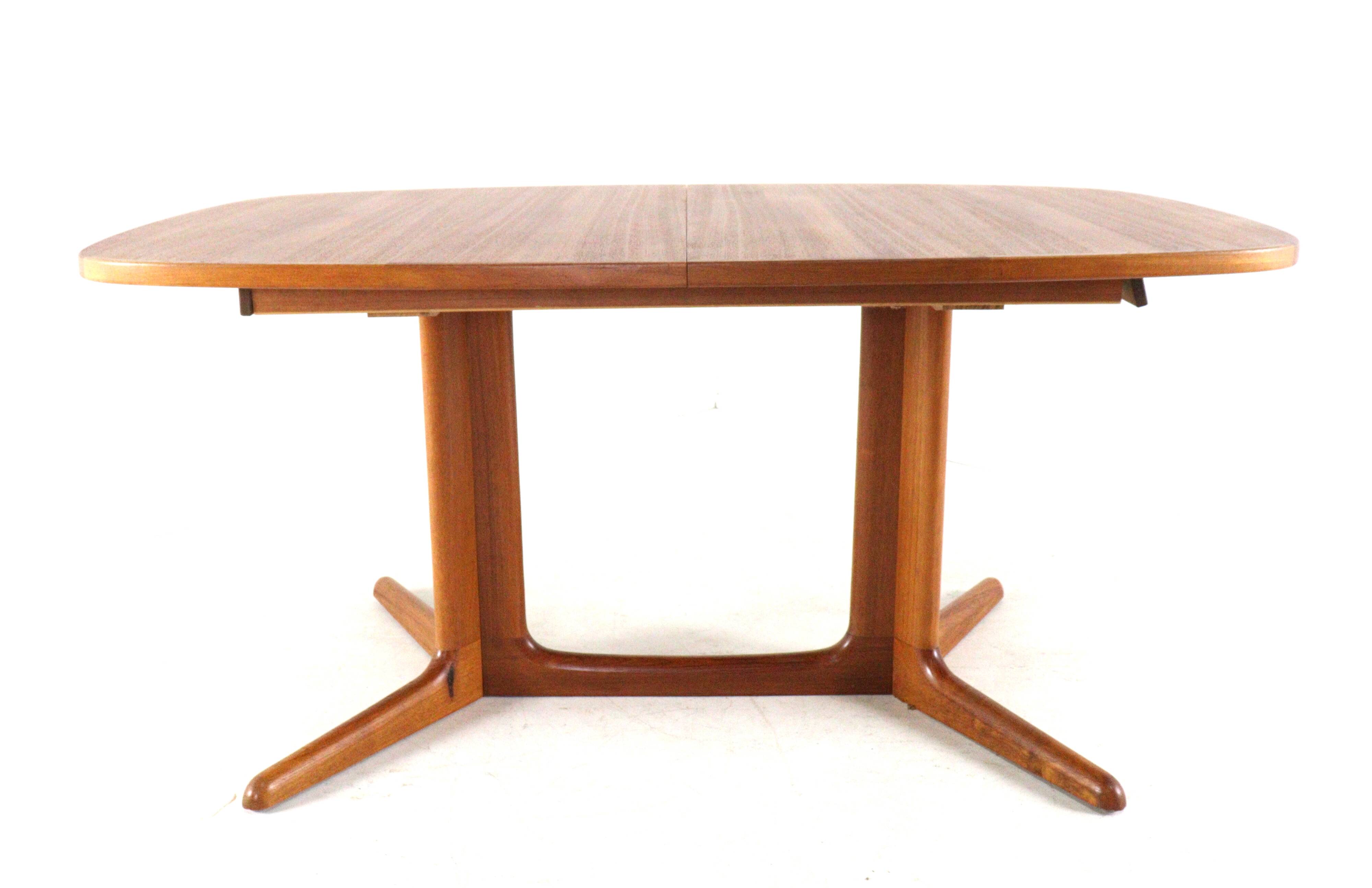Large oval extendable dining table Gudme Danish design in teak - restored