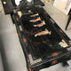 Table basse Chinoise avec sculpture et nacre