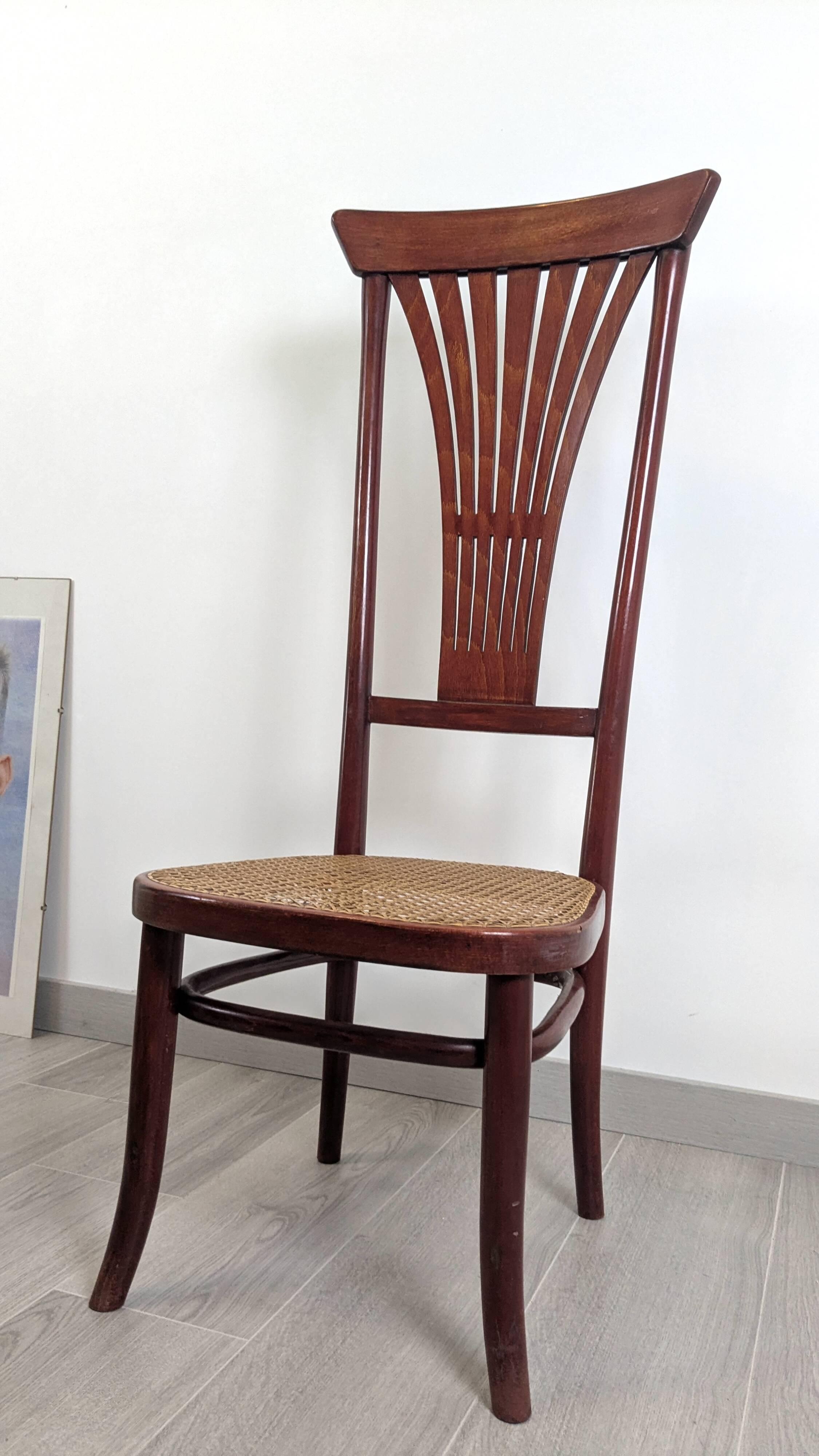 Nursing chair Thonet – Icon of bent wood and Viennese design