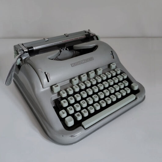 DISCOVER OUR TYPEWRITERS