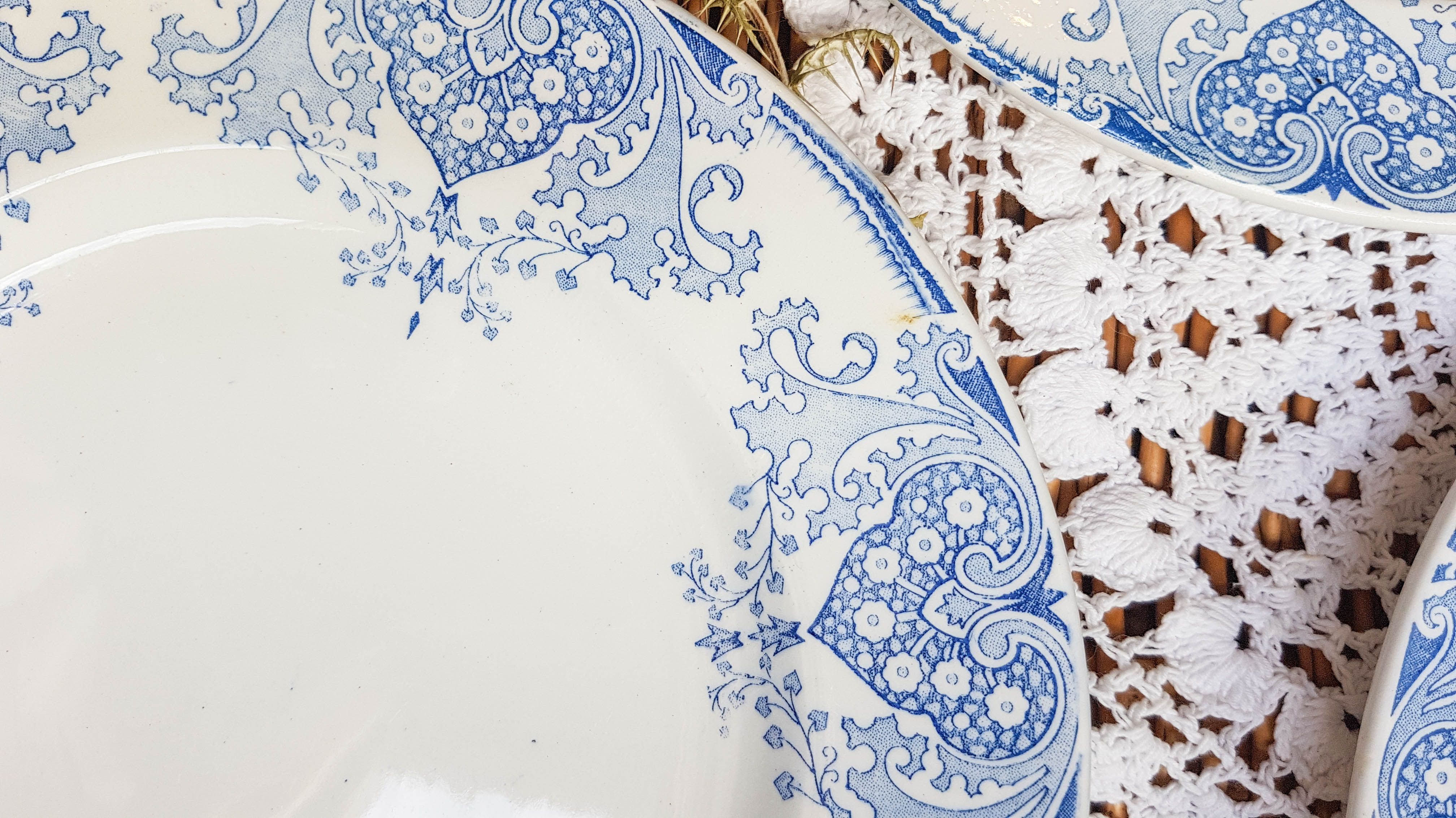 Set of 4 large flat plates iron earth k-g luneville model "mauresque" 1890