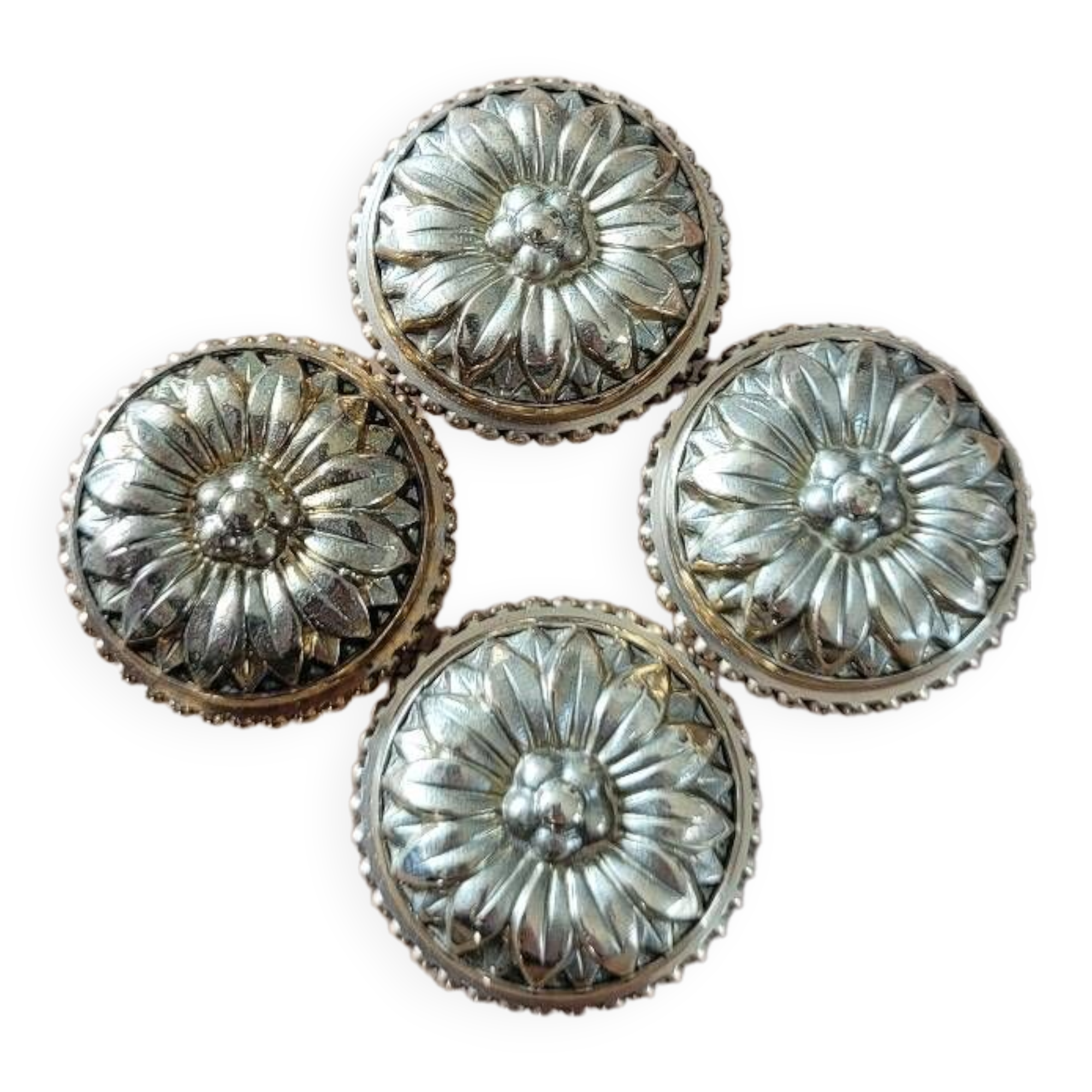 Boutons de meuble Louis XVI en laiton