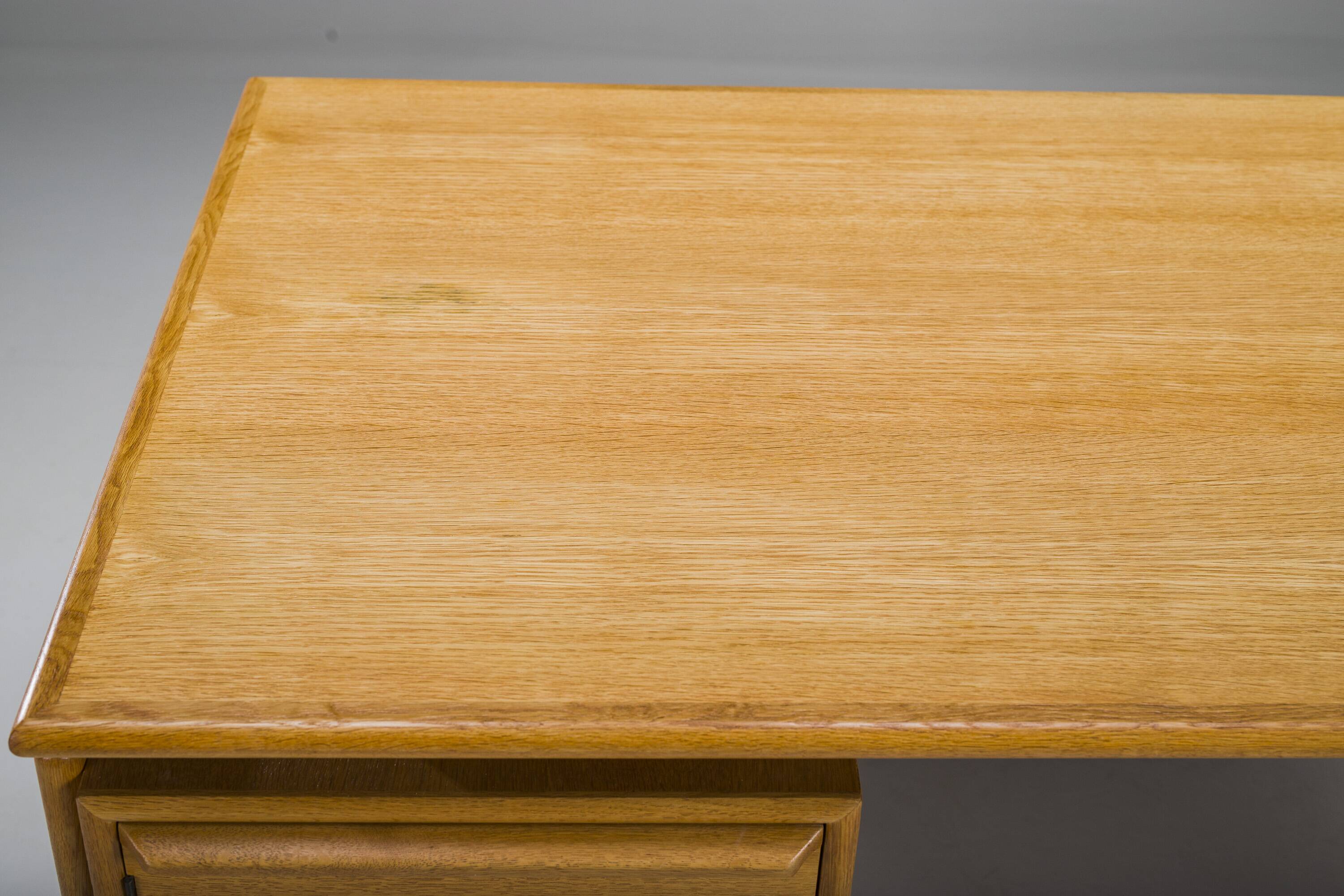 Mid-Century Oak Freestanding Desk from GV Møbler, 1970s