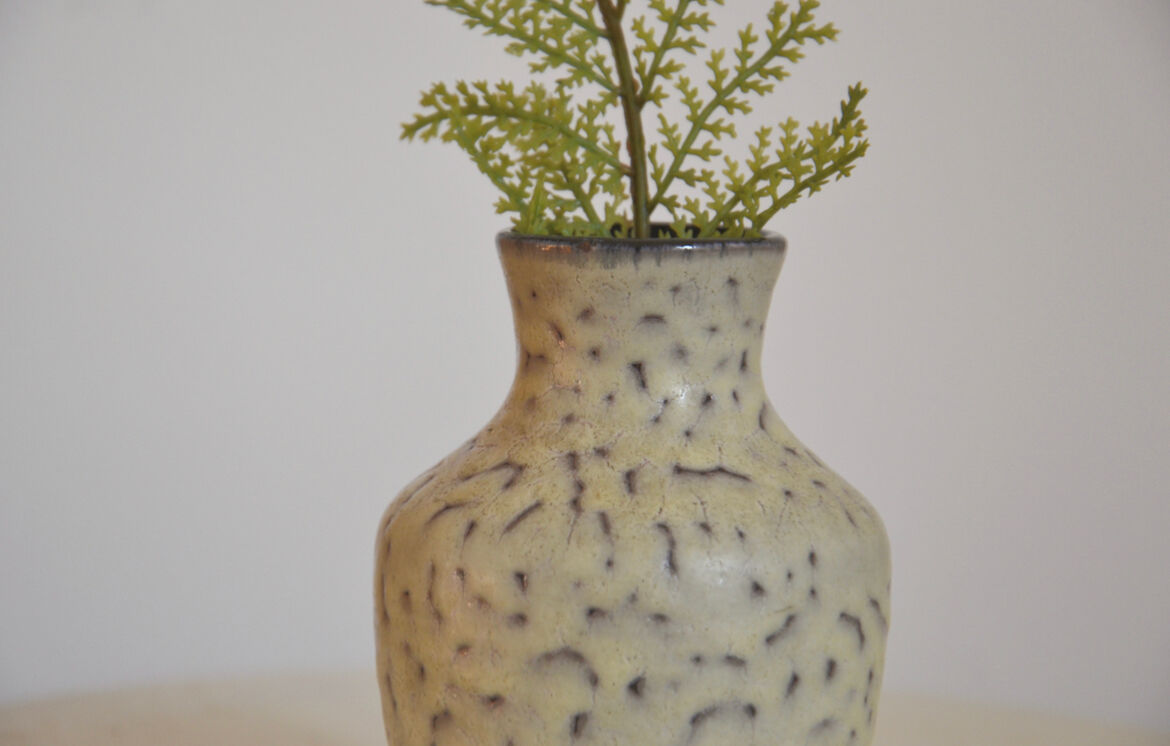 Small cream vase signed Japanese style