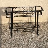Wrought iron pot-carrying planter