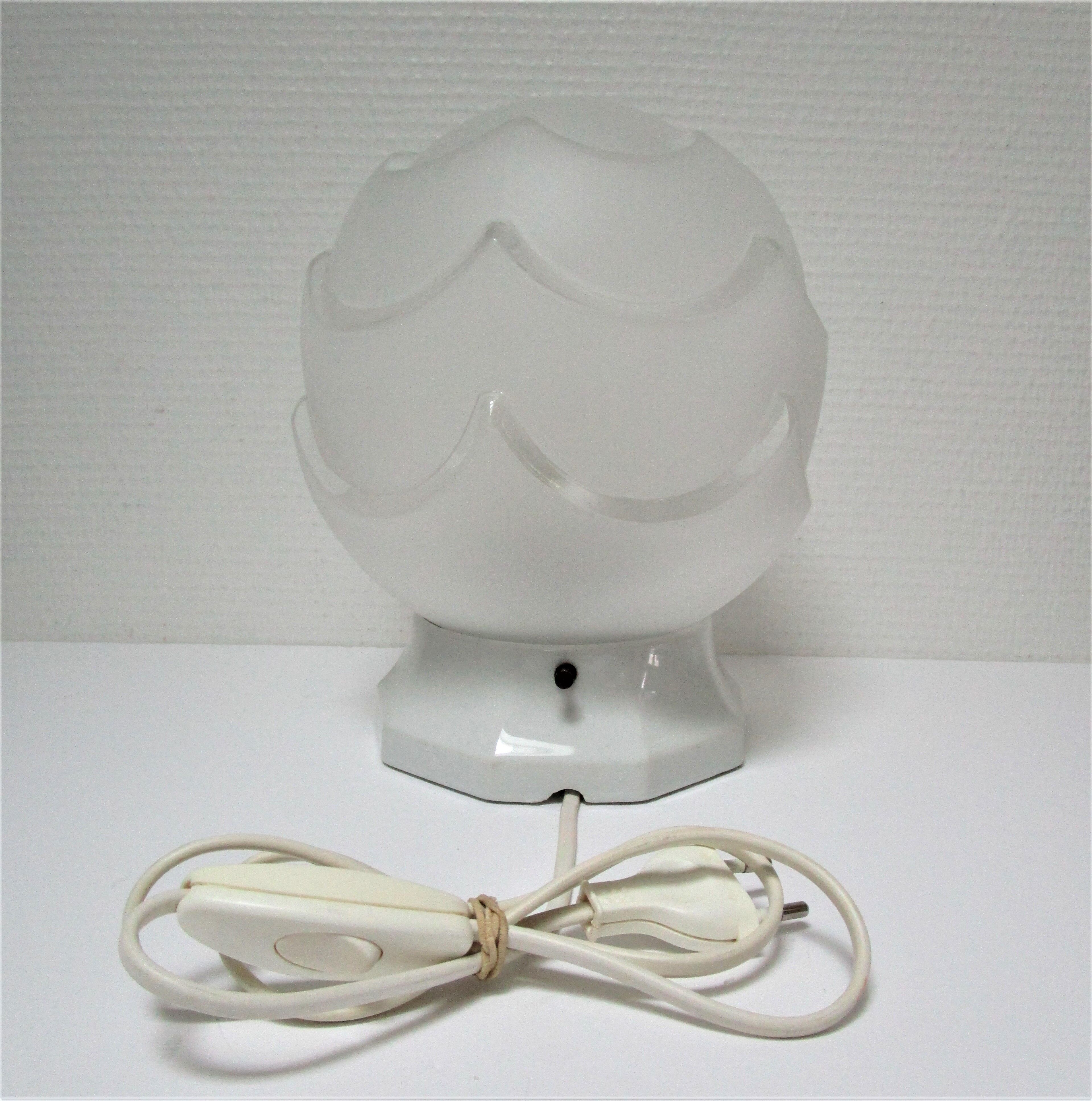 Porcelain ball lamp and art deco style glass