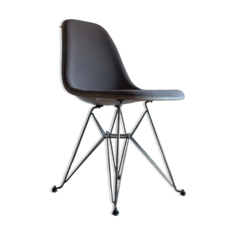 Vintage Eiffel Fiberglass Chair by Charles & Ray Eames for Herman Miller, 1970s