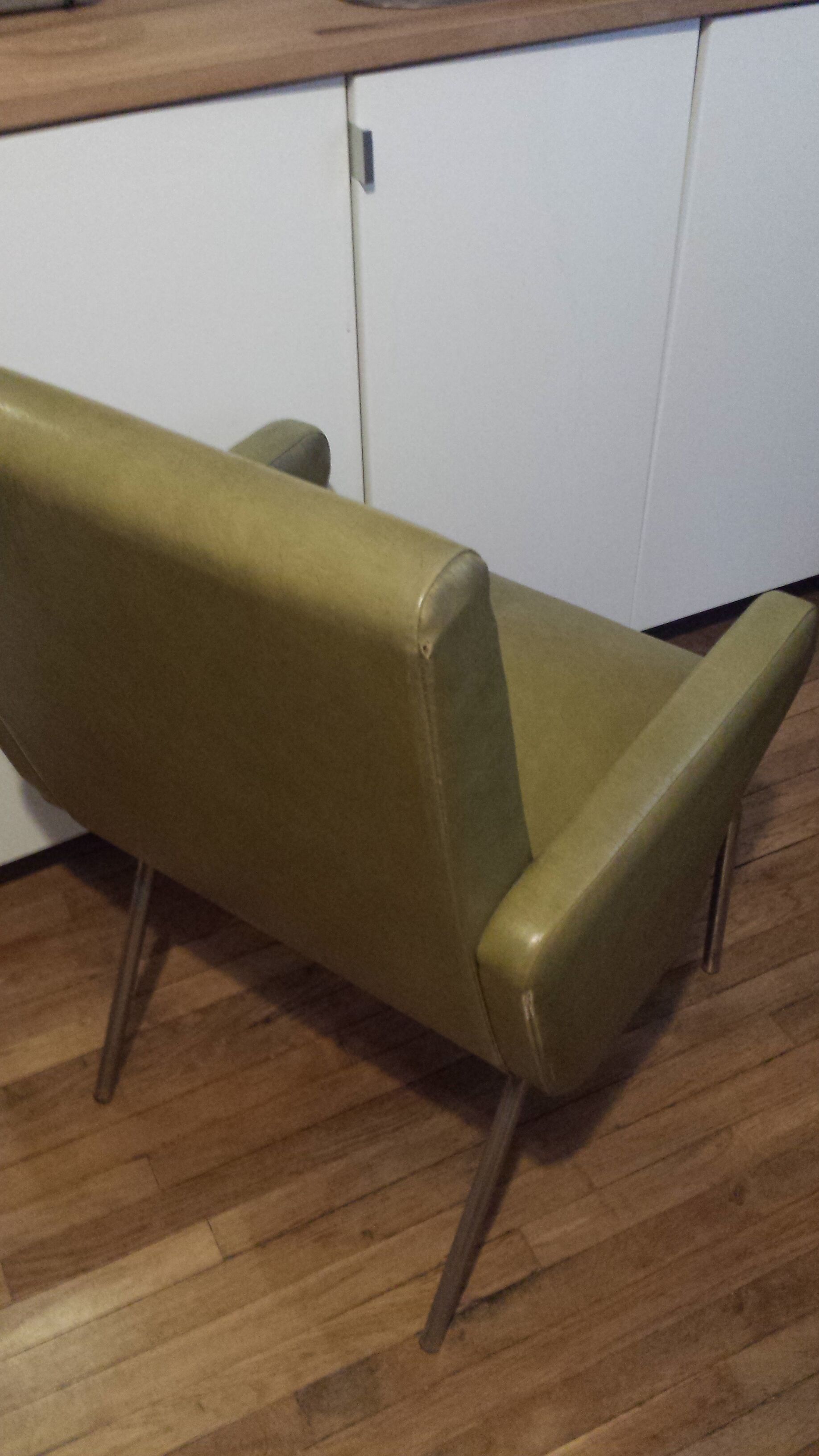 Fauteuil en skaï
