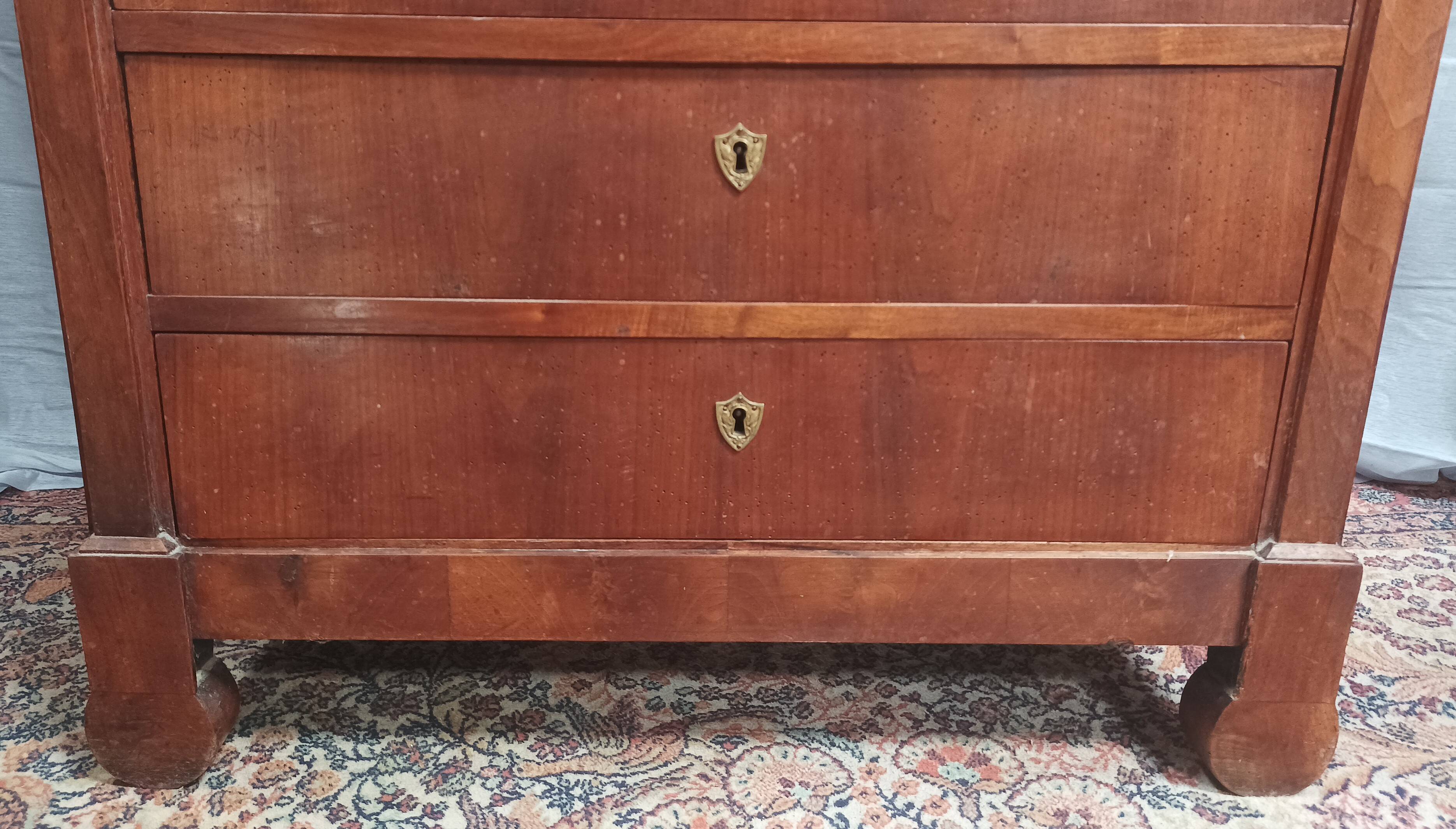 Secrétaire époque Restauration en noyer