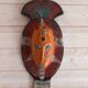 Masque tribal en bois coloré