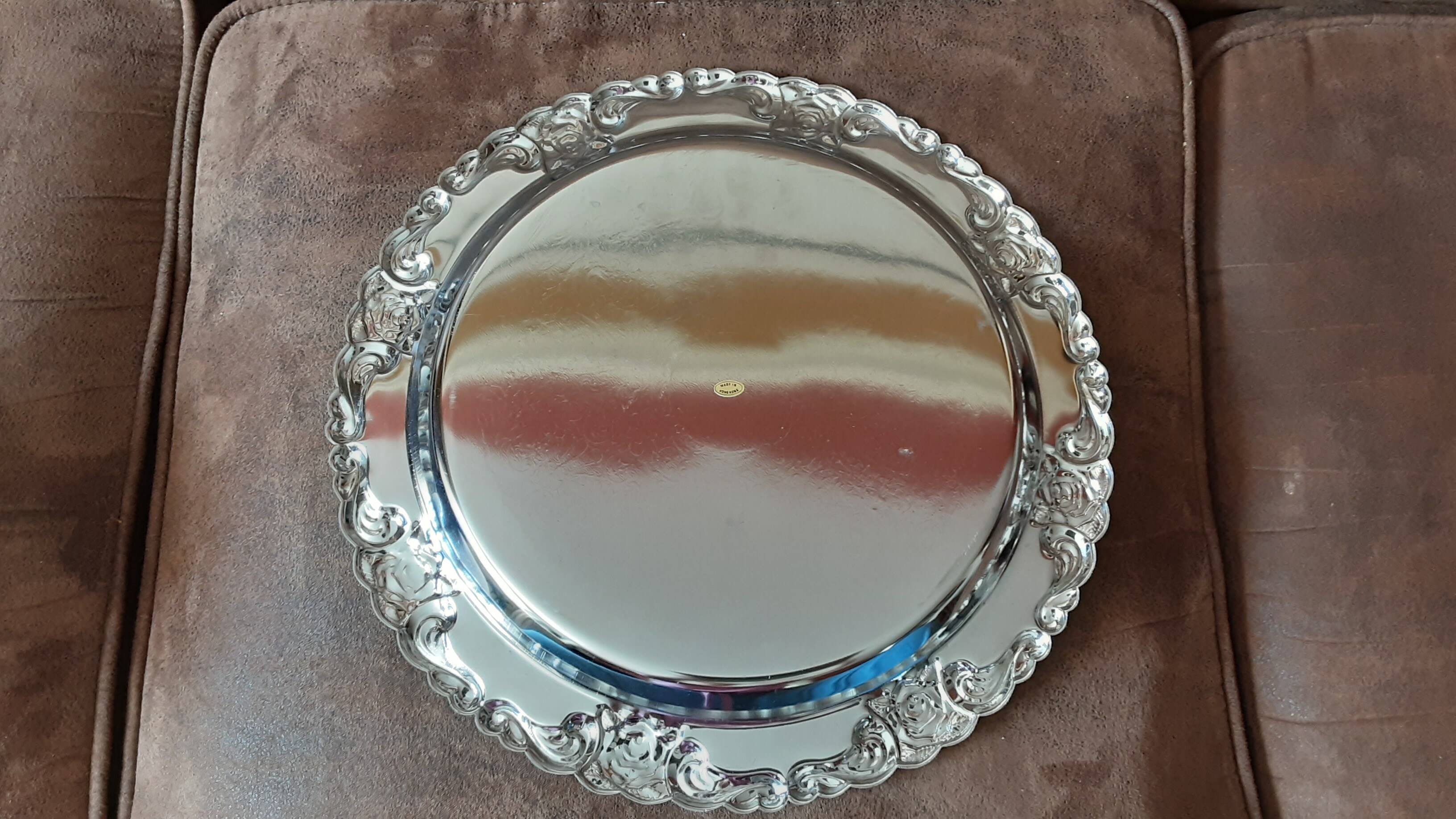 Silver-coloured metal plate