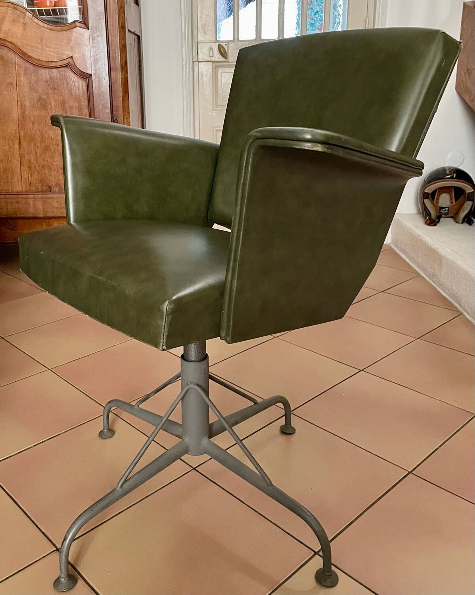 Vintage swivel hairdresser chair
