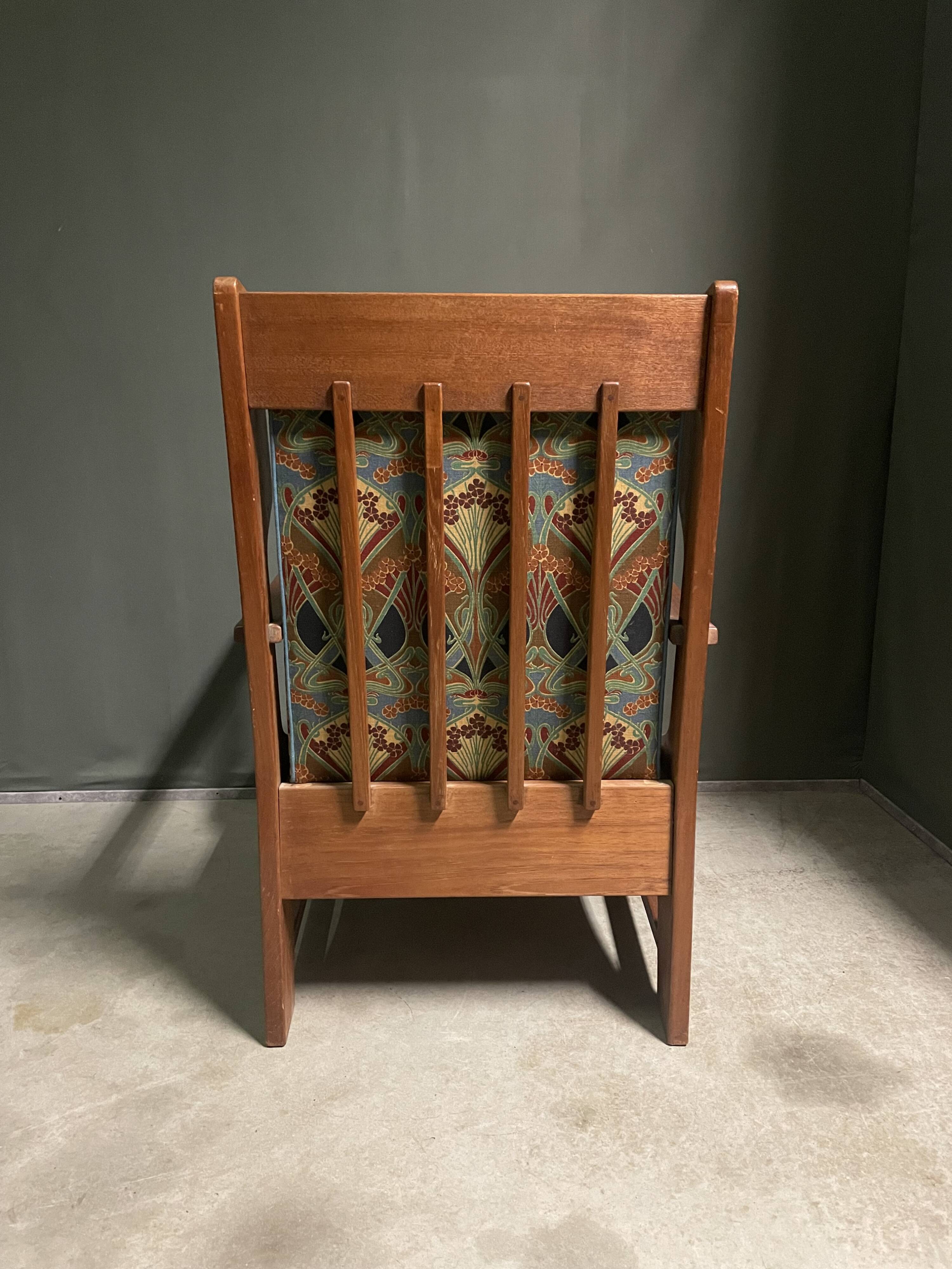 Arts and crafts lounge chair circa 1920