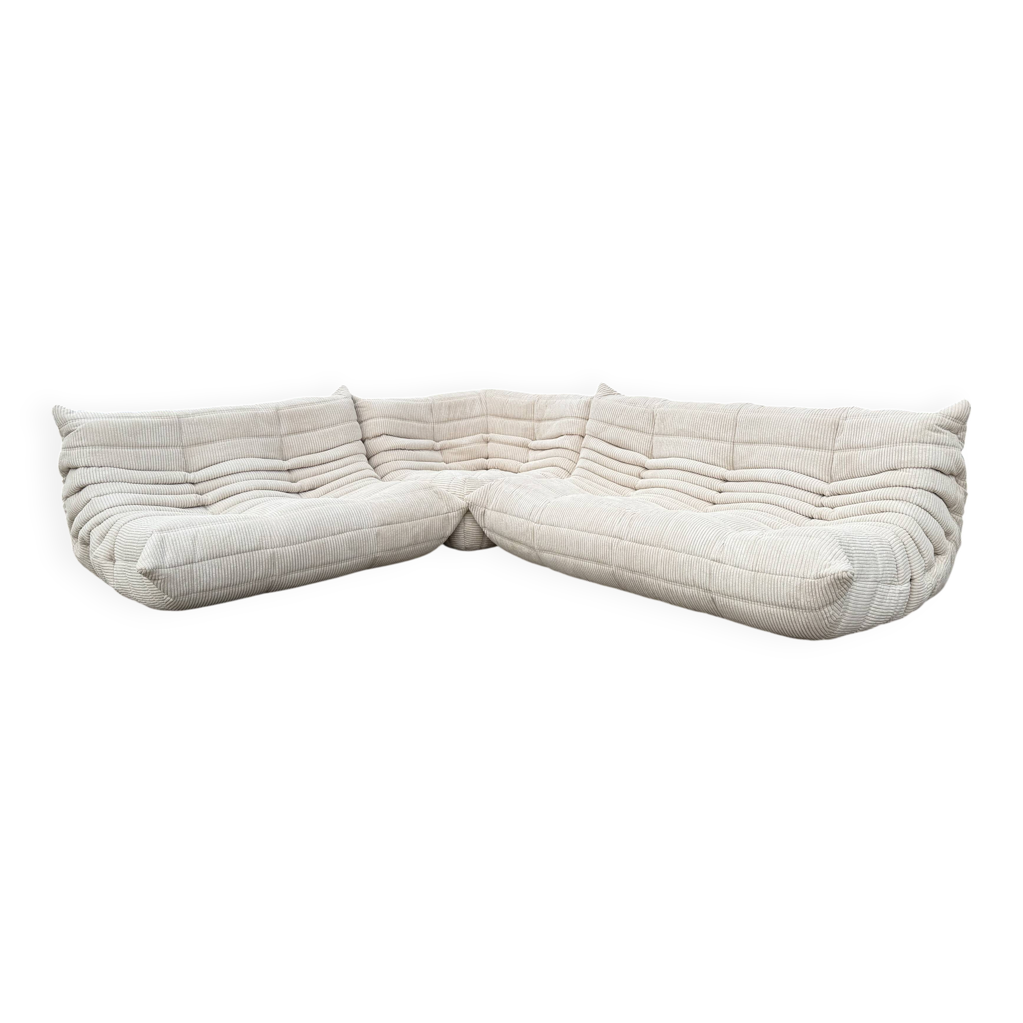 Original ligne roset togo set 3z, 2z + corner beige corduroy in new condition!!
