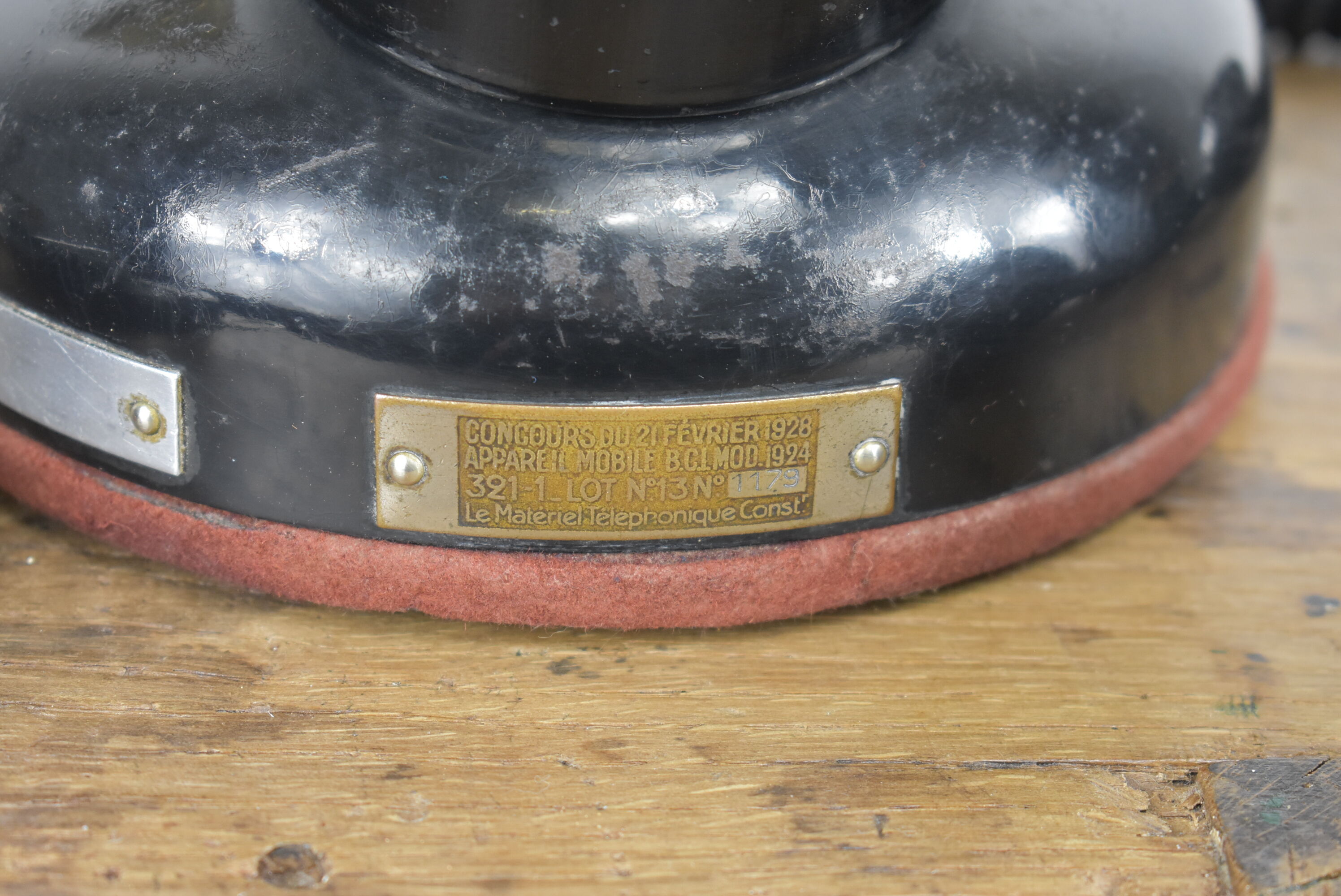 Old phone circa 1920