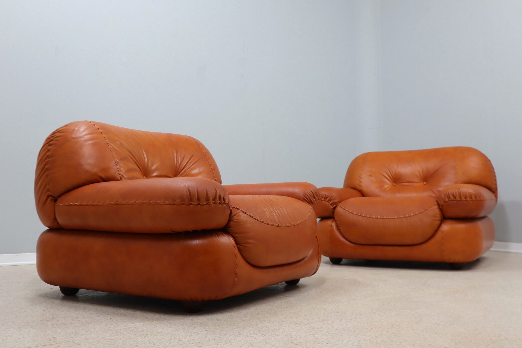 Fauteuils en cuir de cognac Sapporo 1970s