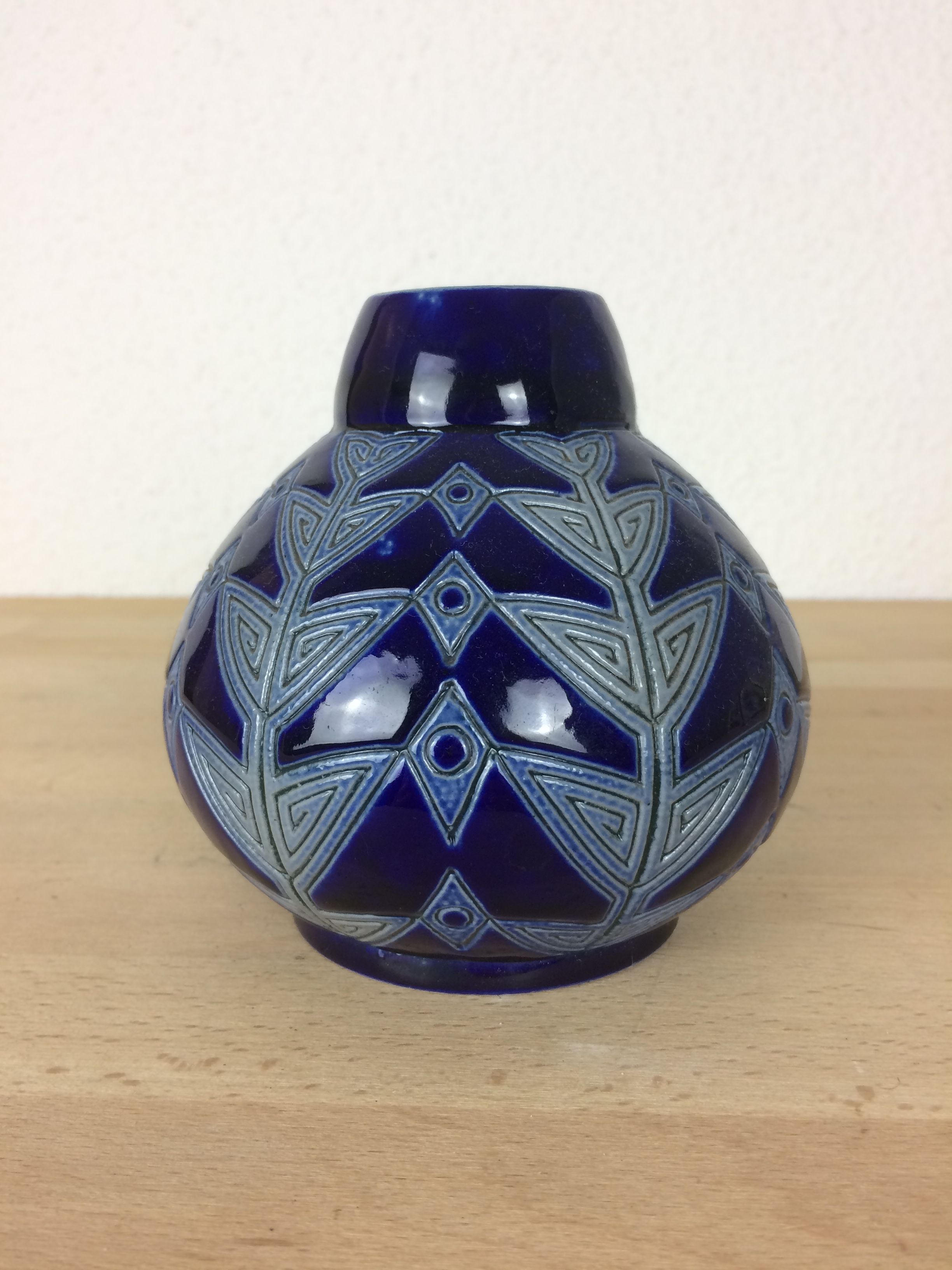Art deco sandstone vase from Alsace 510, Hubert Krumeich-Remmy in Oberbetschdorf