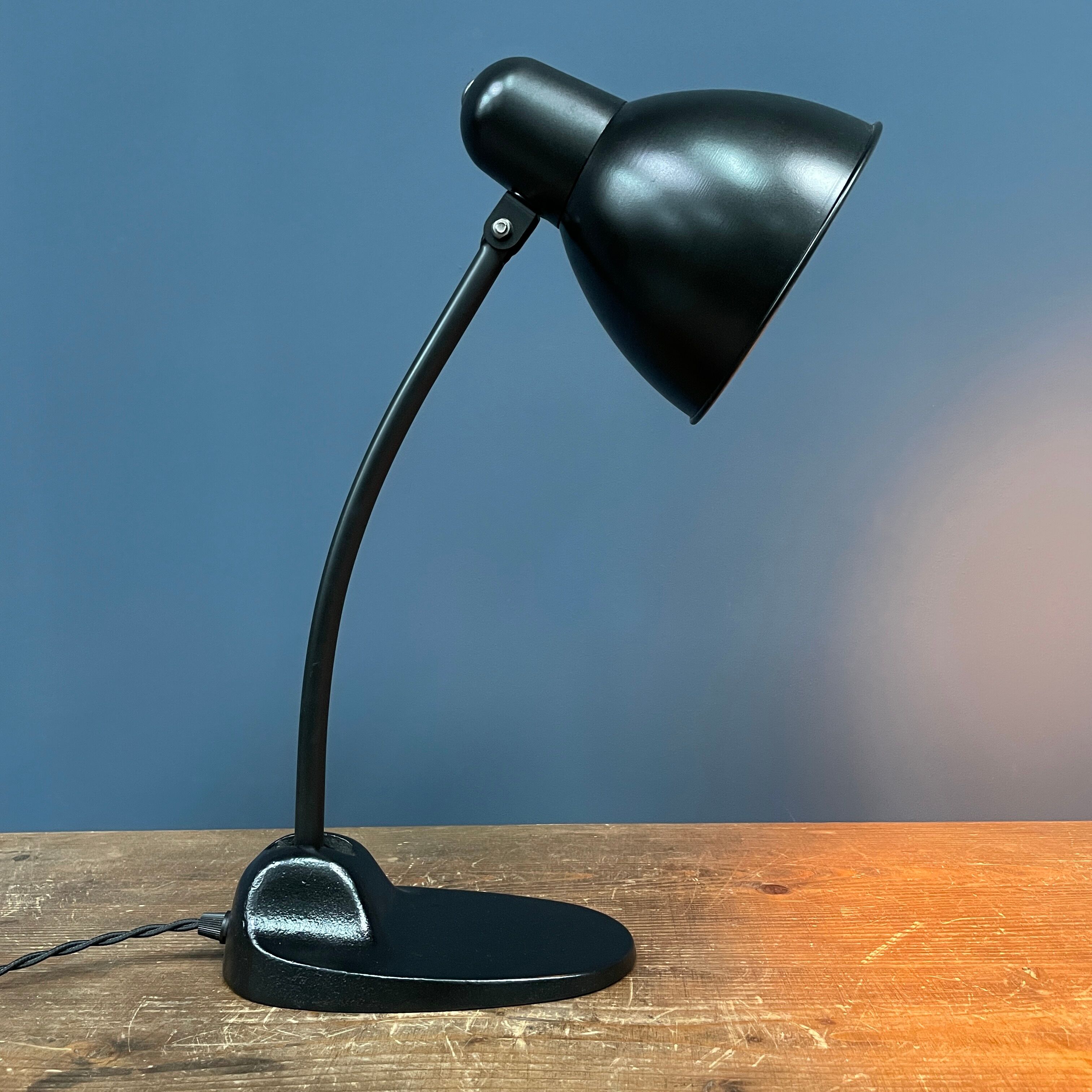 Black Bauhaus Siemens desk lamp model L299 from the 1930s