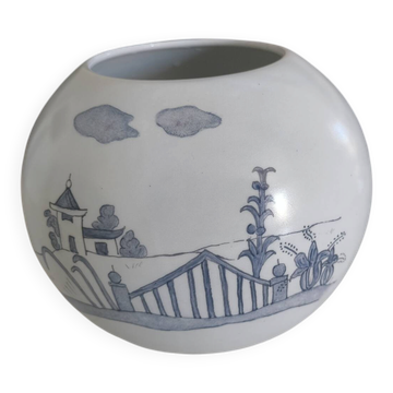 Round porcelain vase from Limoges, hand-painted with a Japanese-inspired design.