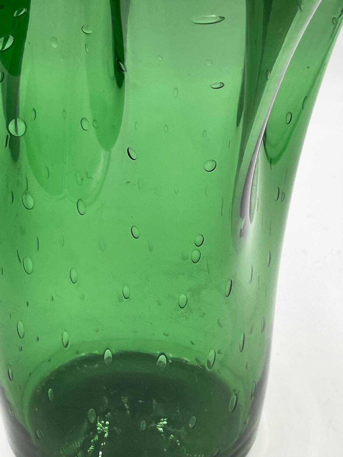 Empoli glass handkerchief vase