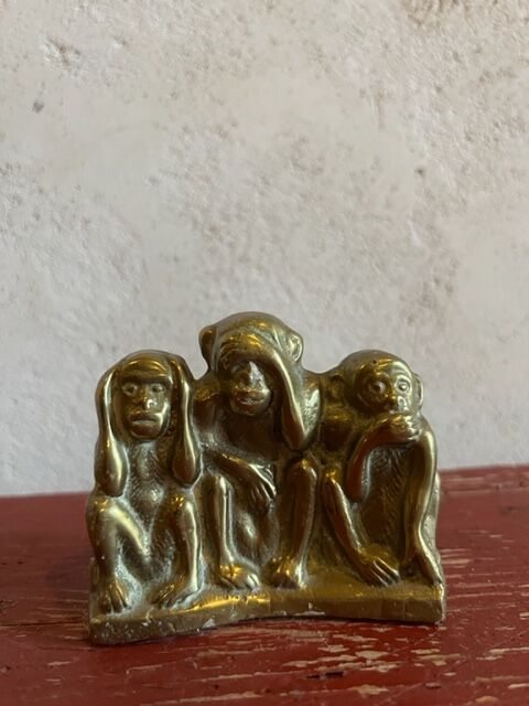 Bronze statue of the three monkeys 1940/50