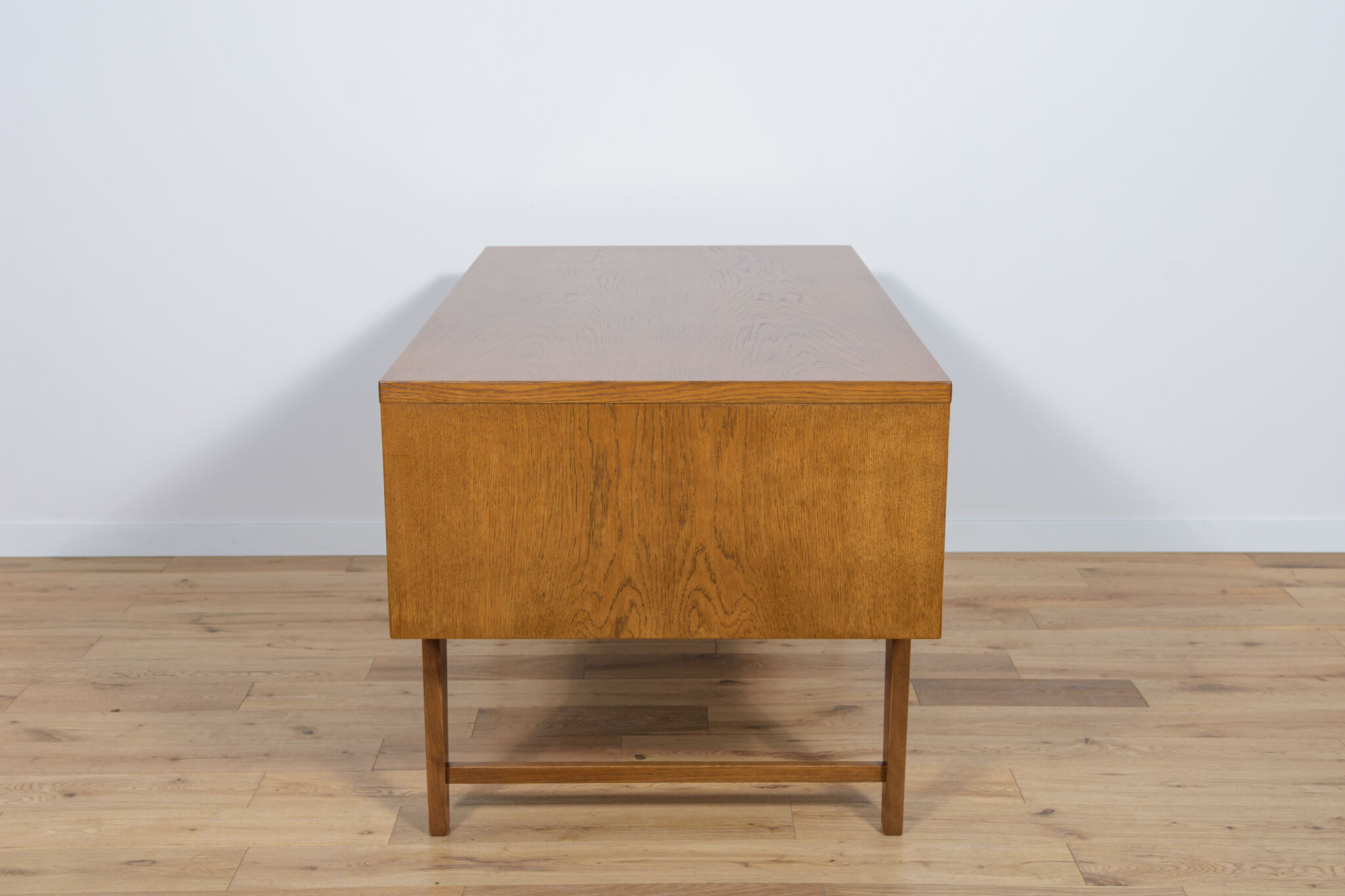 Mid-century freestanding oak desk, 1960s
