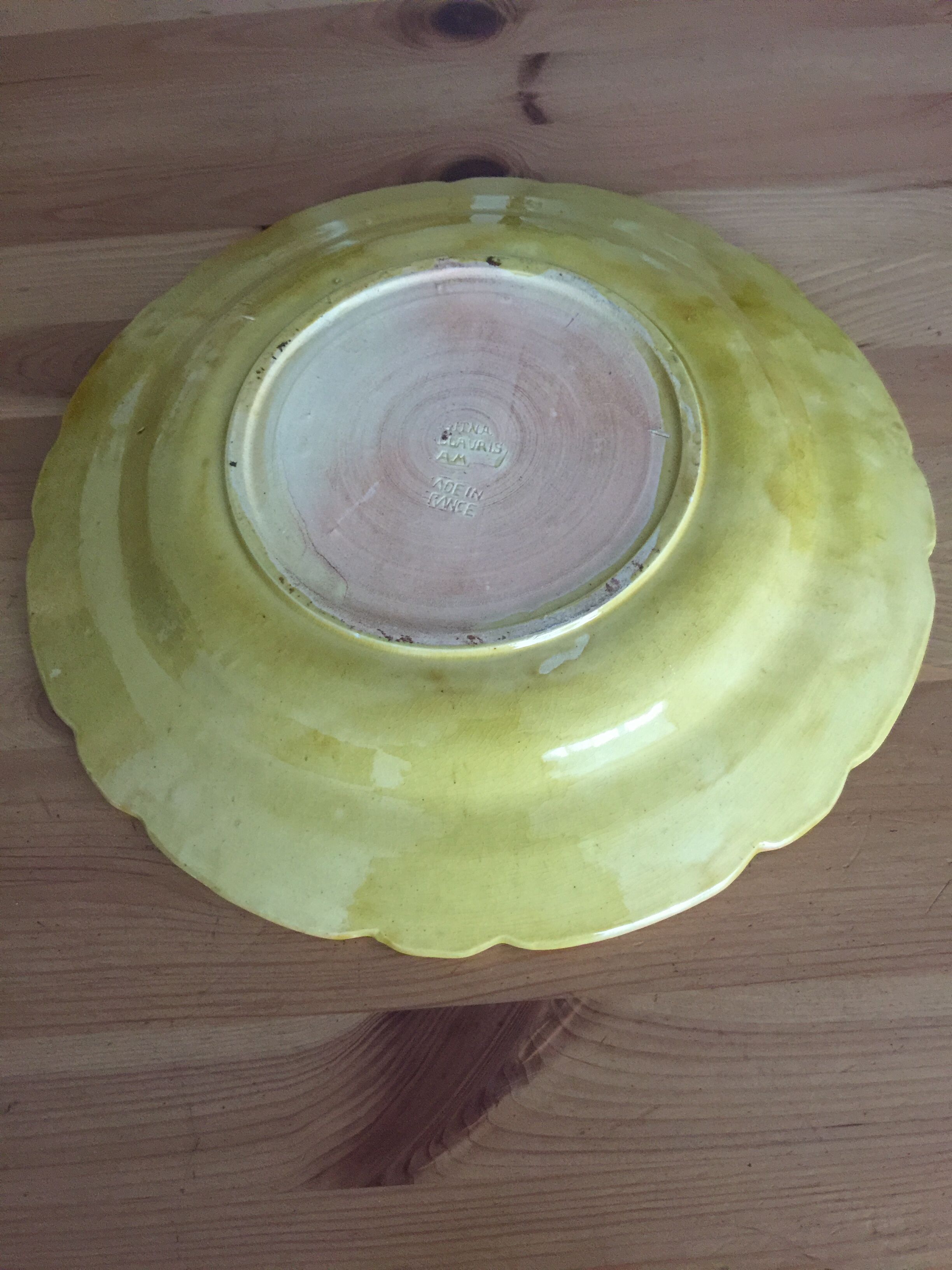 Yellow dish Aegitna Vallauris