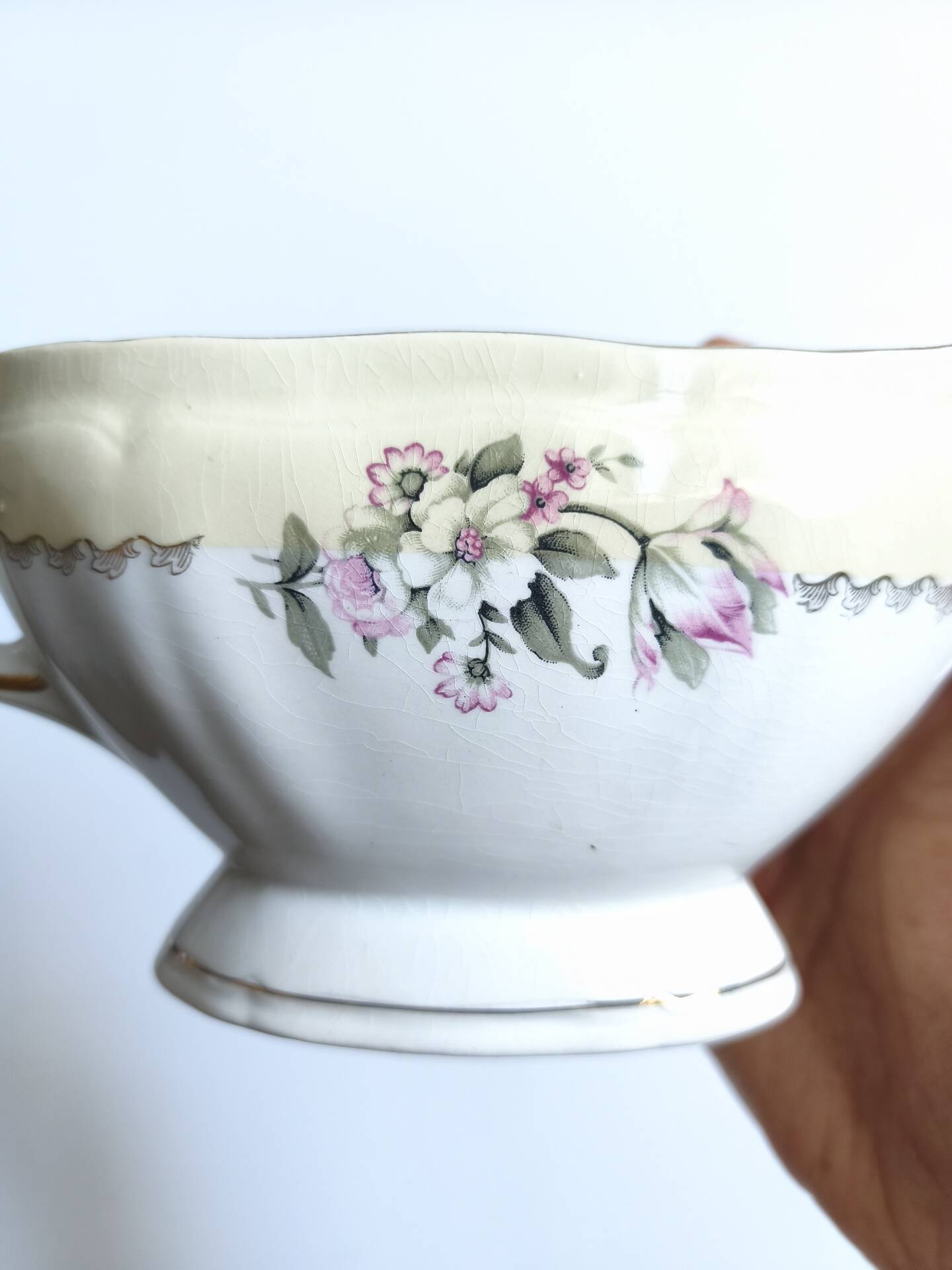 Vintage sauce boat L'Amandinoise model Paola white cream flowers