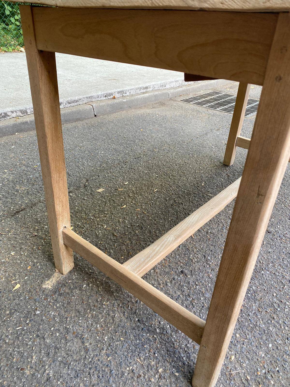 Parisian desk from the 1940s stripped to raw solid wood, 120cm.